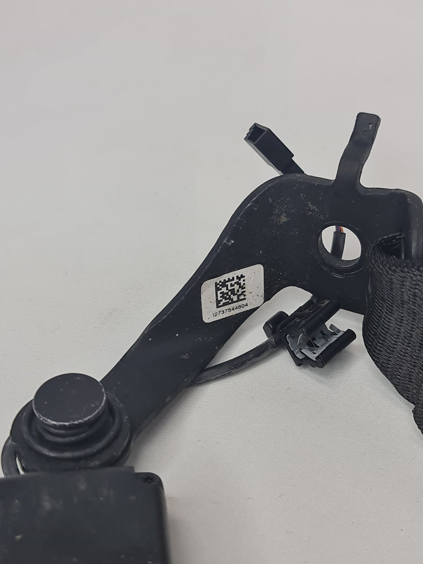 BMW M3 F80 2018 Rear Seatbelt Buckle Center 7375448 - MPerformance.parts