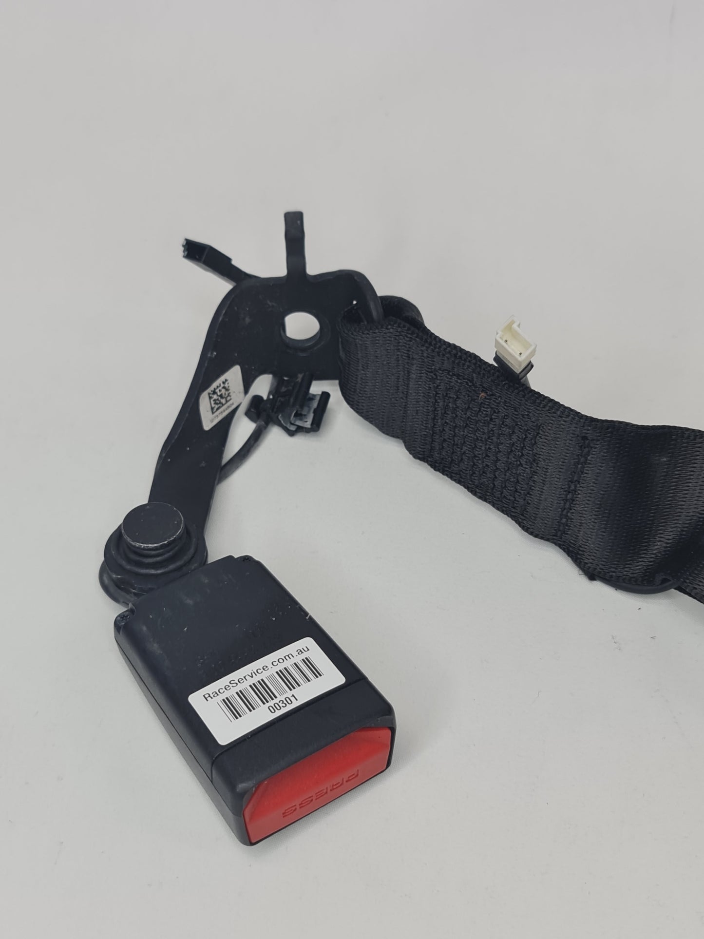 BMW M3 F80 2018 Rear Seatbelt Buckle Center 7375448 - MPerformance.parts