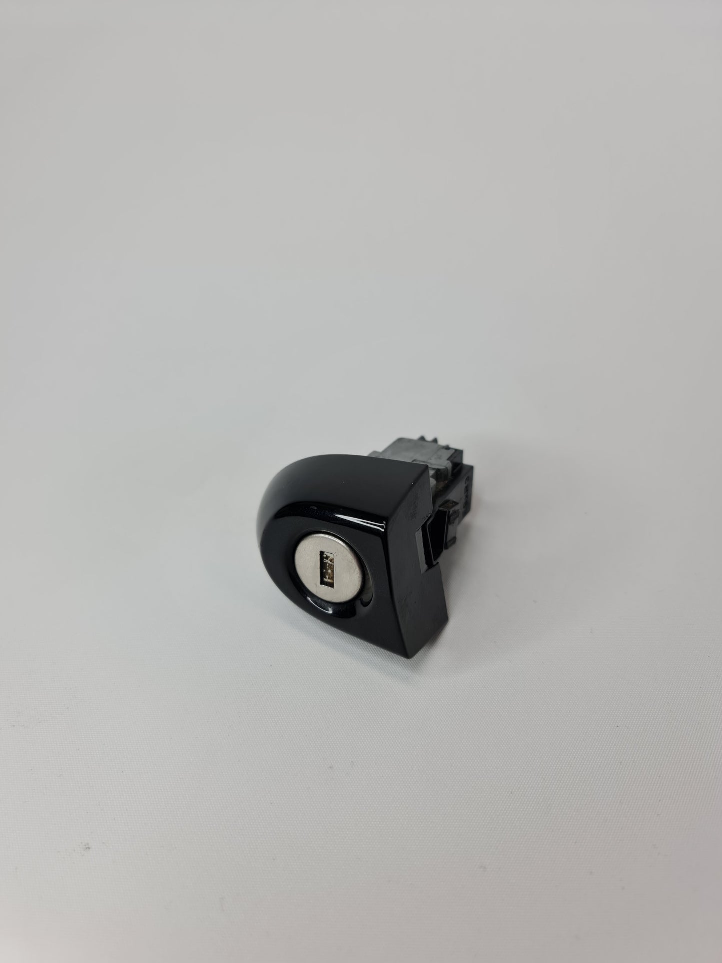 BMW M3 Door lock Competition F80 2018 - MPerformance.parts