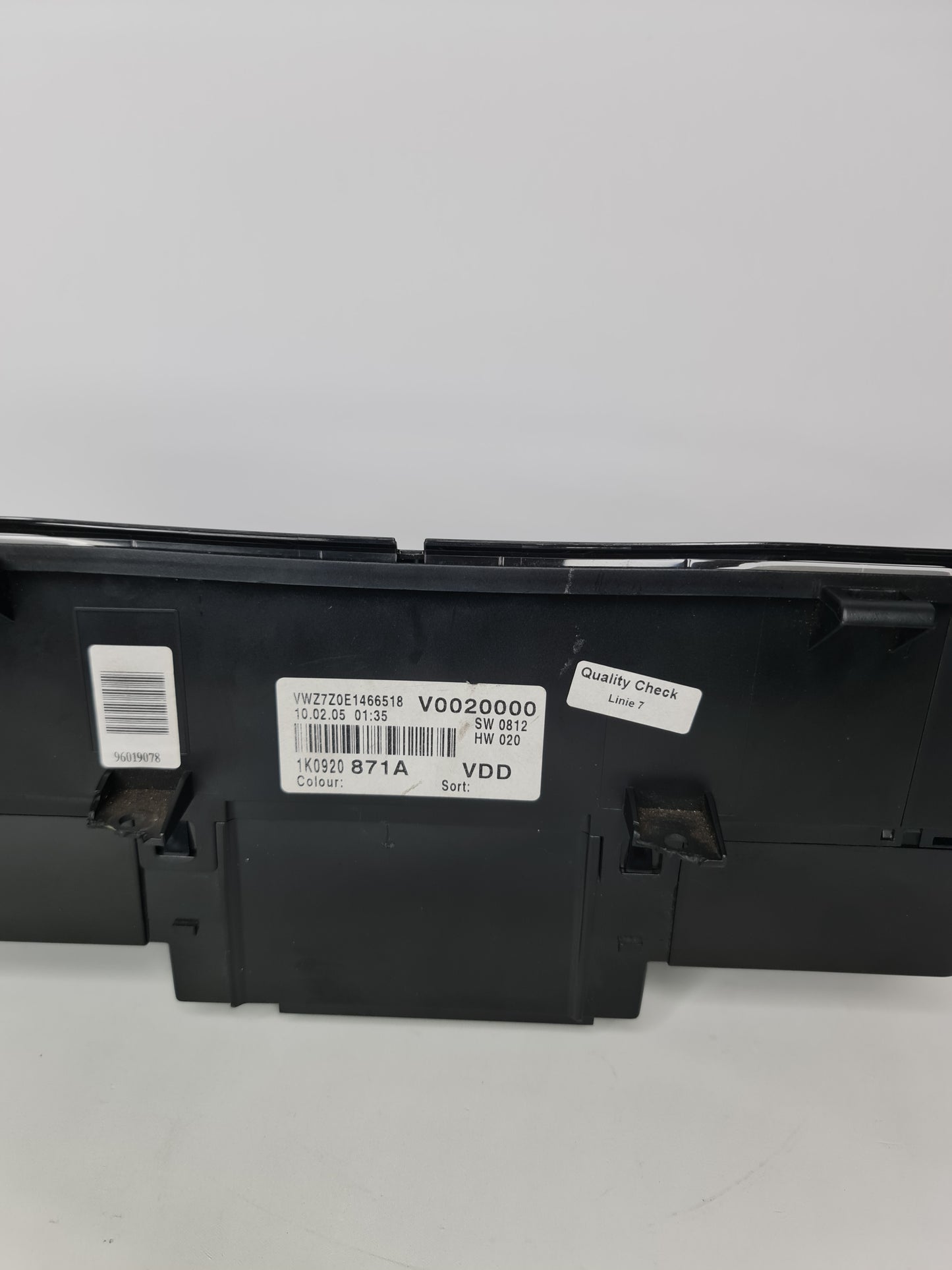 Volkswagen Golf Speedometer Instrument Cluster Petrol 2005 MK5 - v0020000 - MPerformance.parts