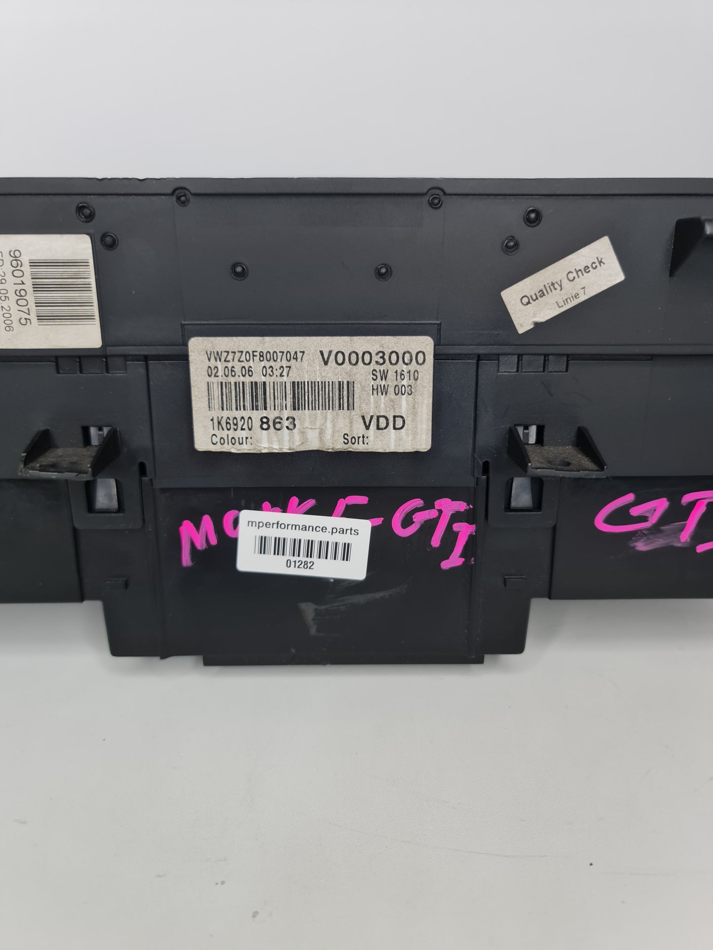 2006 VW GOLF MK5 SPEEDOMETER CLUSTER V0003000 - MPerformance.parts