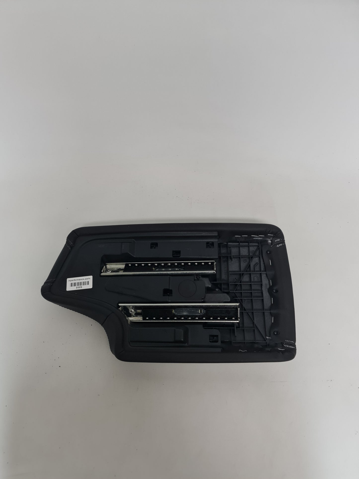 CENTER CONSOLE ARMREST MERINO LEATHER BLACK BMW F80 F82 M3 M4 - MPerformance.parts