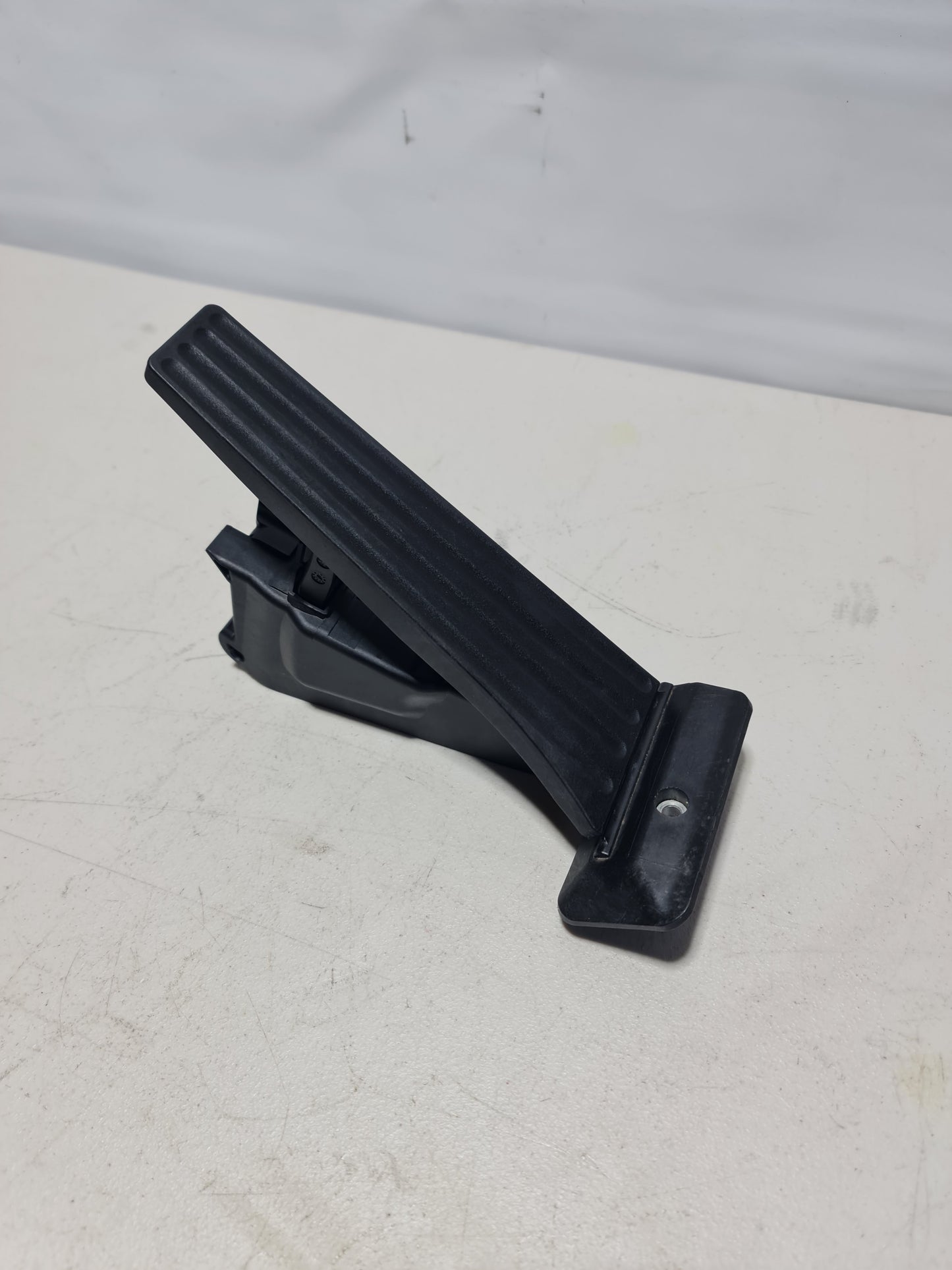 2006-2020 BMW 35-42-6-853-175 BMW 35426853175 Accelerator.Pedal Module,Automatic Gearbox 6853175 06 - MPerformance.parts