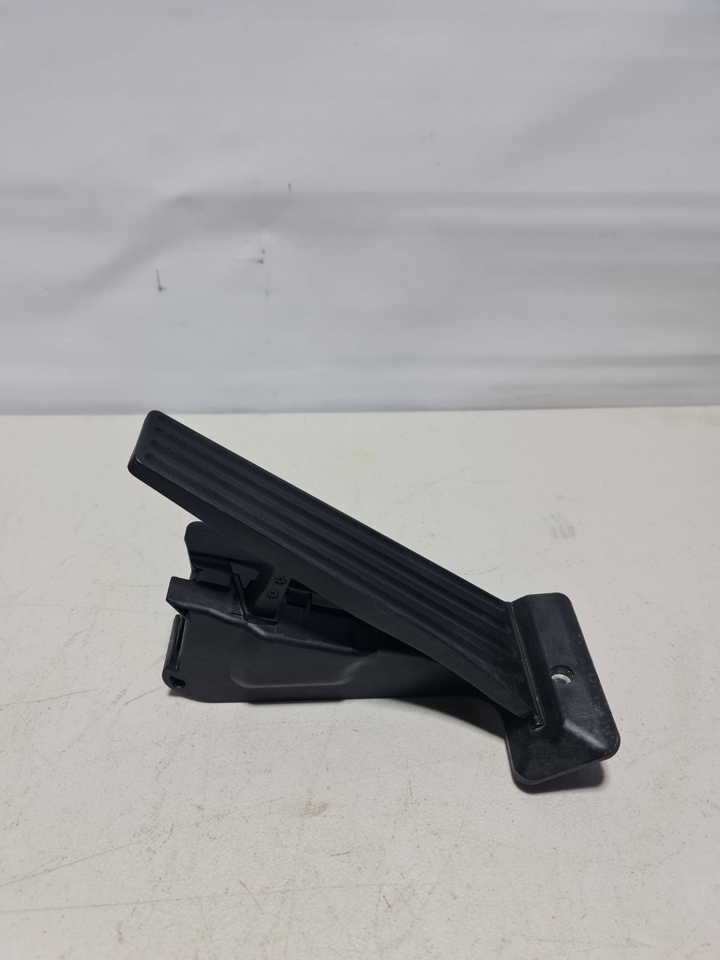 2006-2020 BMW 35-42-6-853-175 BMW 35426853175 Accelerator.Pedal Module,Automatic Gearbox 6853175 06 - MPerformance.parts