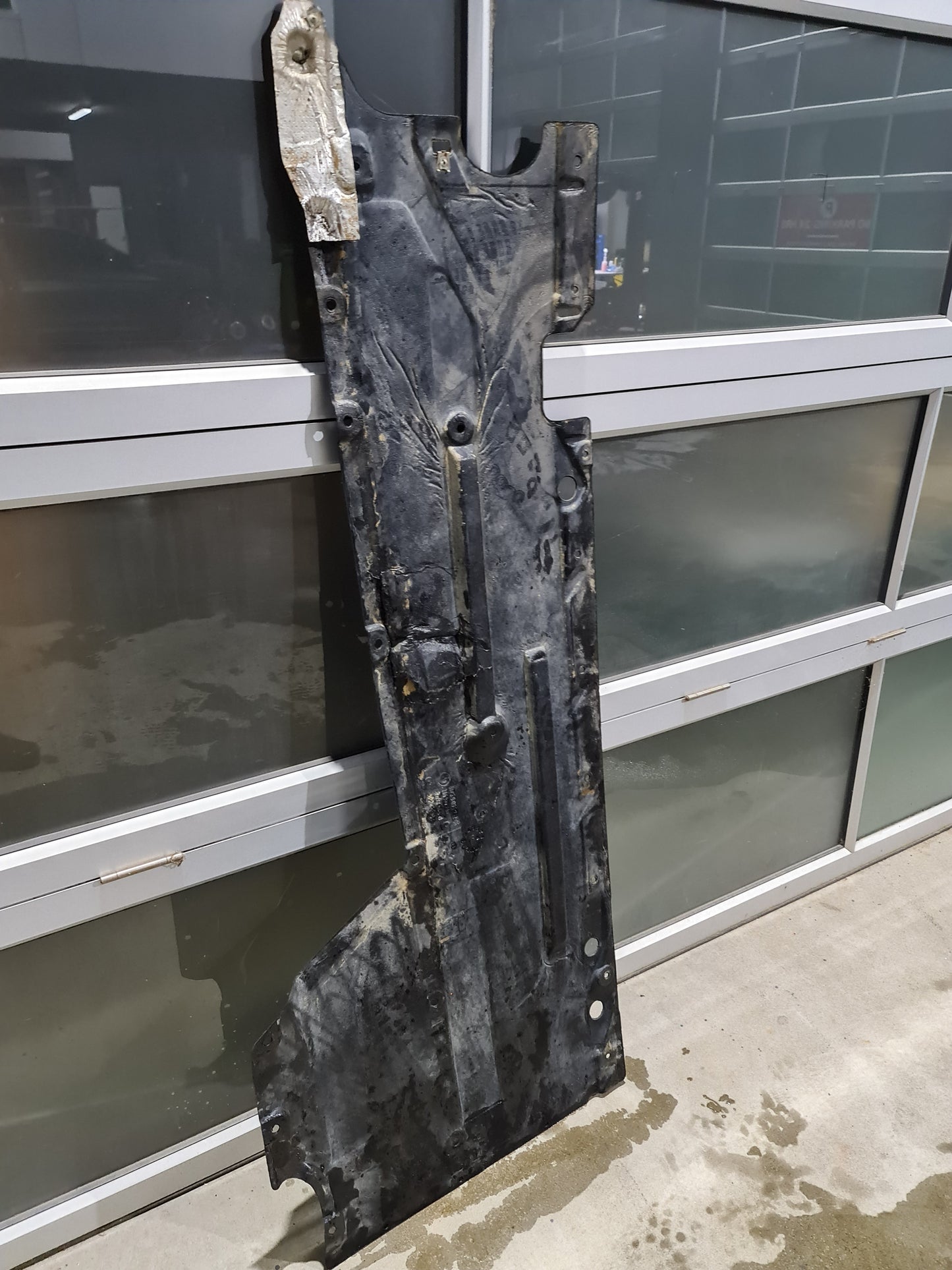 BMW M2 M3 M4 F80 F82 F83 F87 UNDER BODY PANELING UNDERTRAY RIGHT SIDE 8055952 - MPerformance.parts