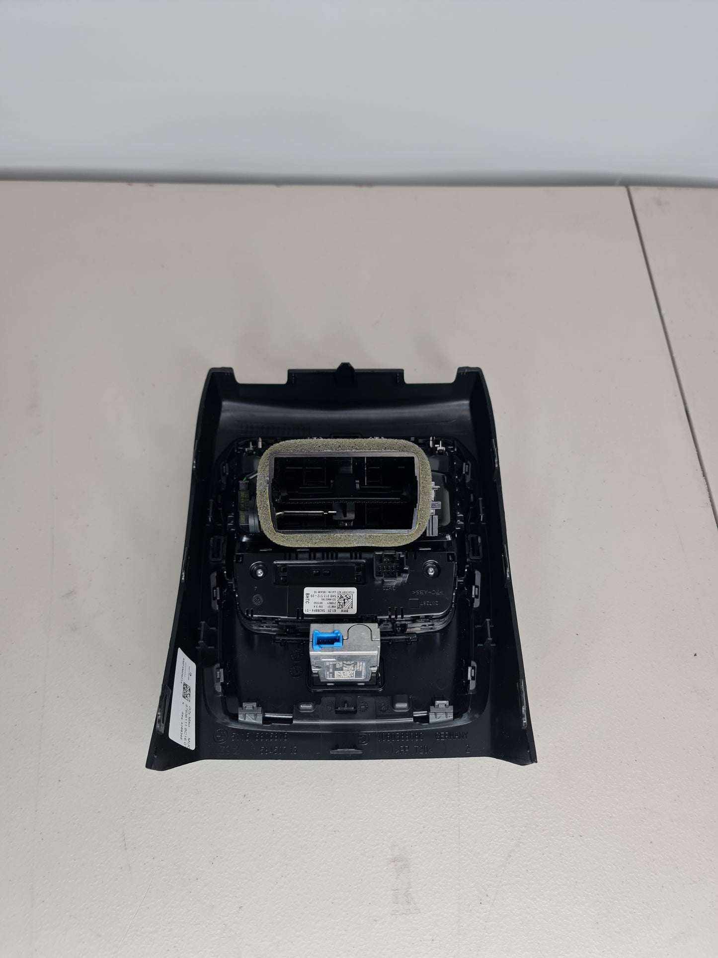 BMW M4 M3 G82 G83 G80 Rear Center Console A/C Vent Trim 2021 2022 2023 - 51166806816 - MPerformance.parts