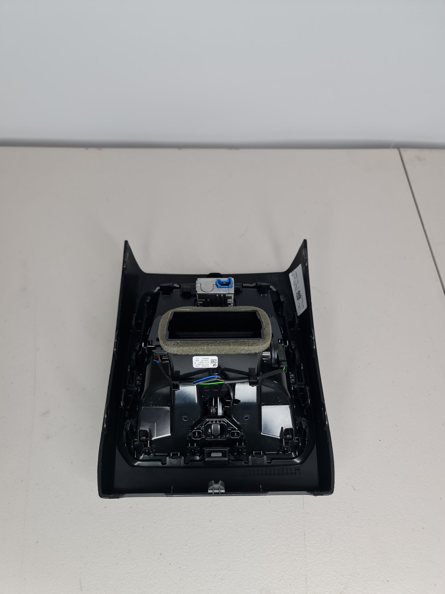 BMW M4 M3 G82 G83 G80 Rear Center Console A/C Vent Trim 2021 2022 2023 - 51166806816 - MPerformance.parts