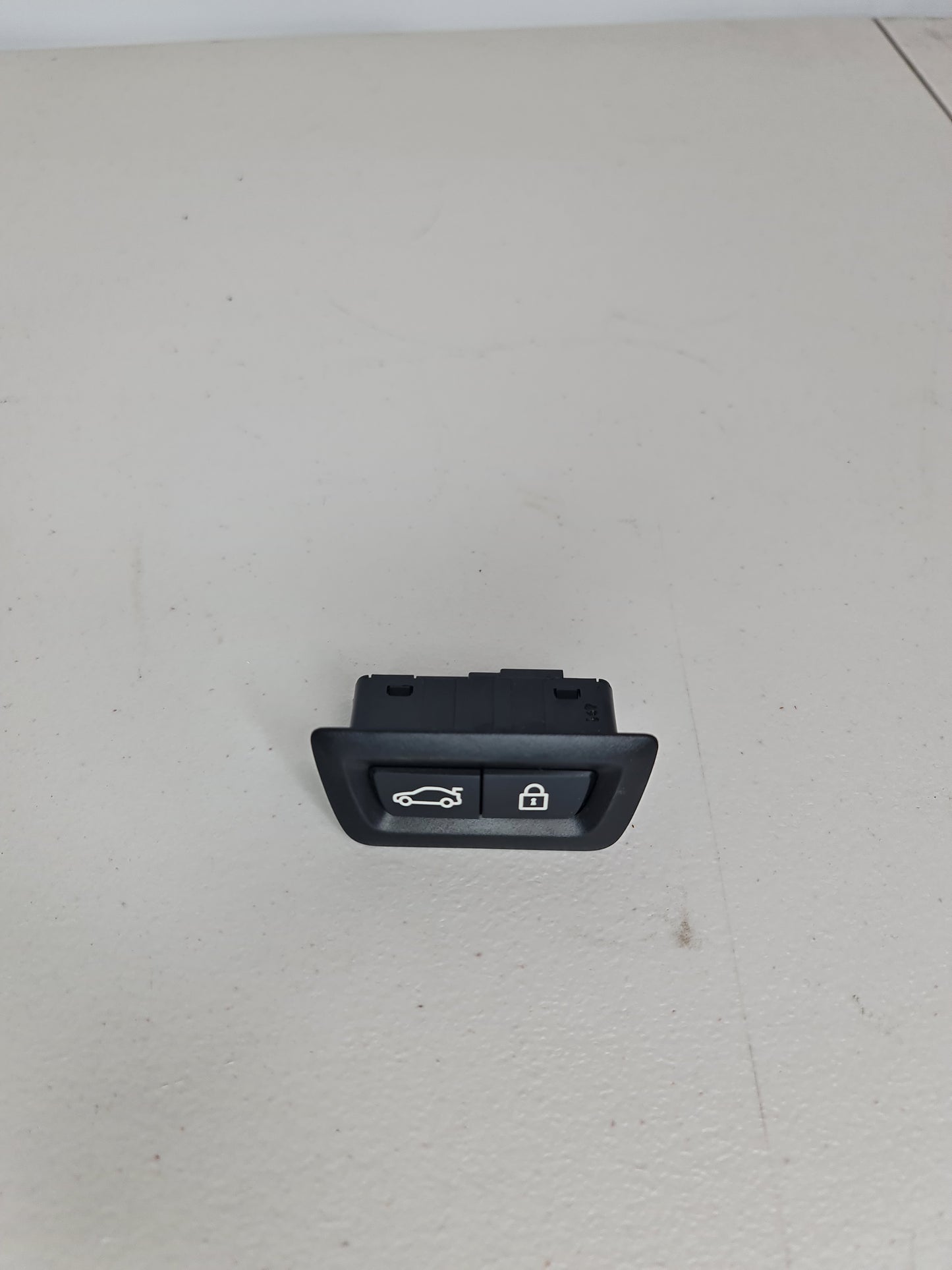 BMW G80 tailgate switch 9275121 - MPerformance.parts