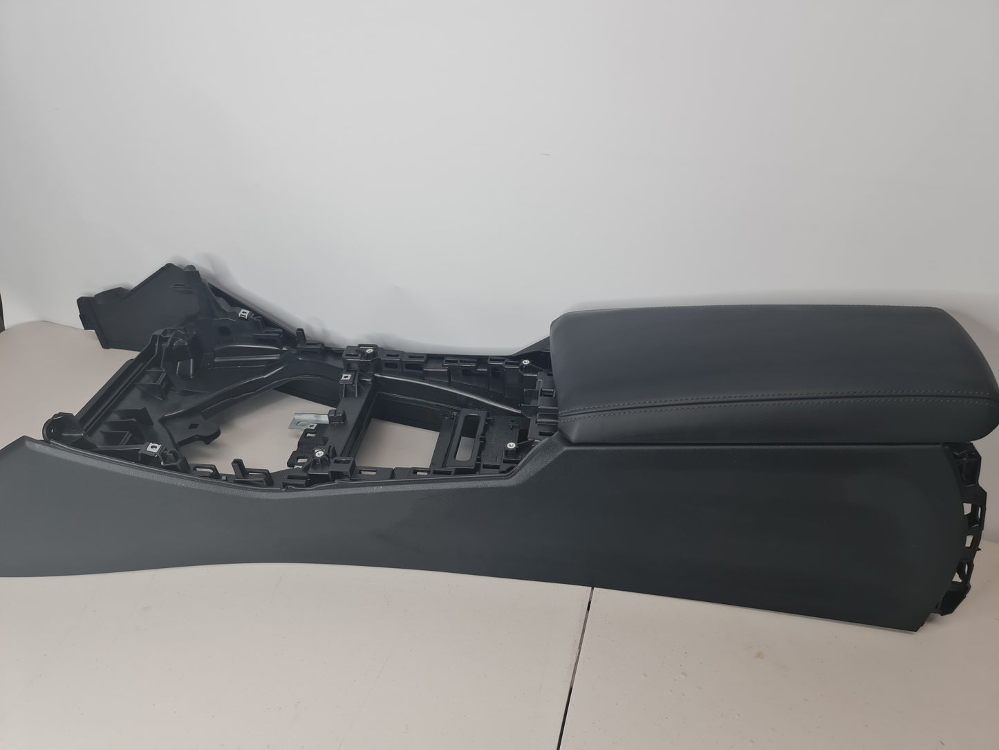 BMW 330E saloon hybrid Centre Console Black Leather Arm Rest 5116806778 - MPerformance.parts
