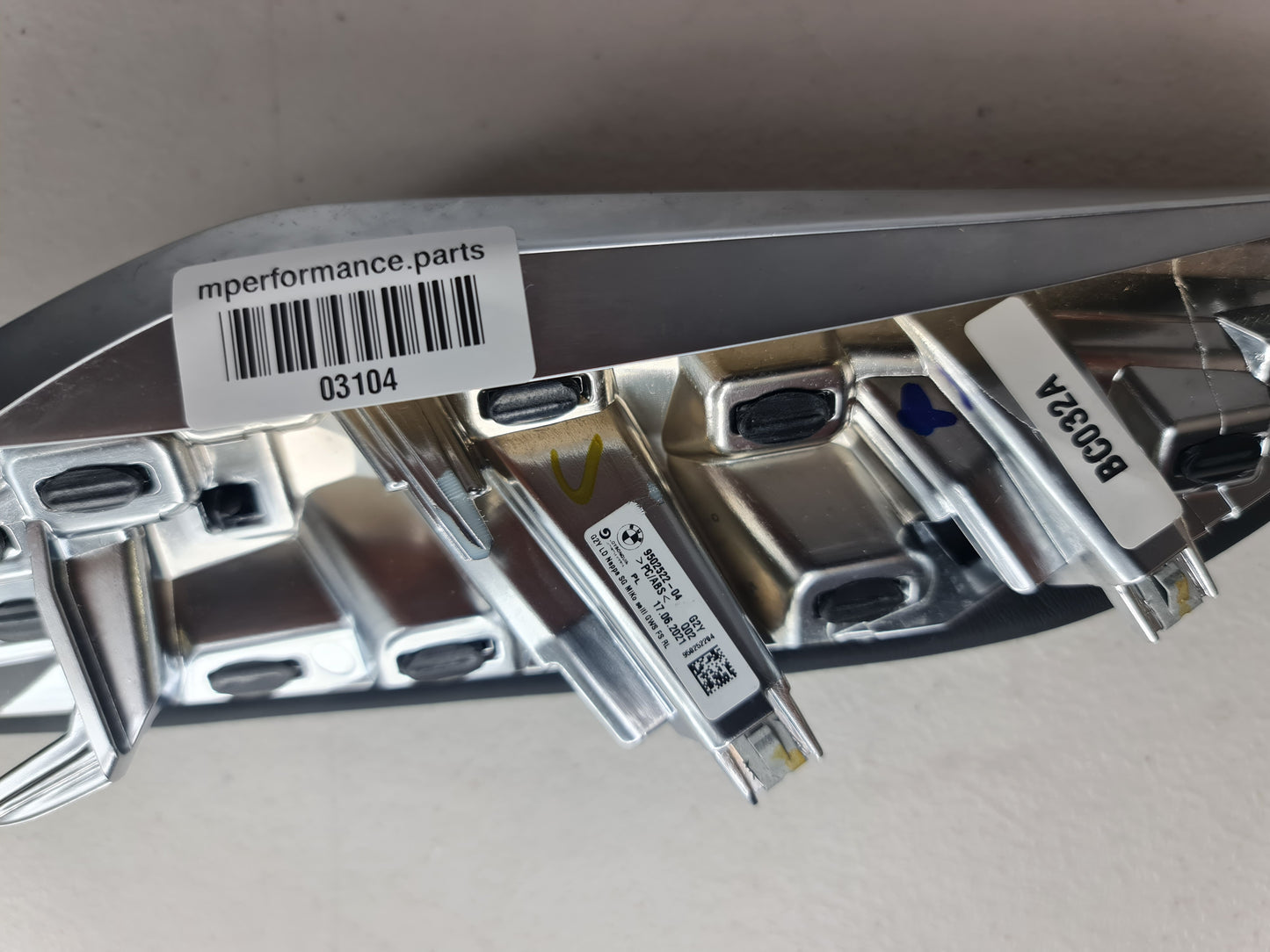 G80 M3 Driver Knee Leather Panel - 9502522-04 - MPerformance.parts