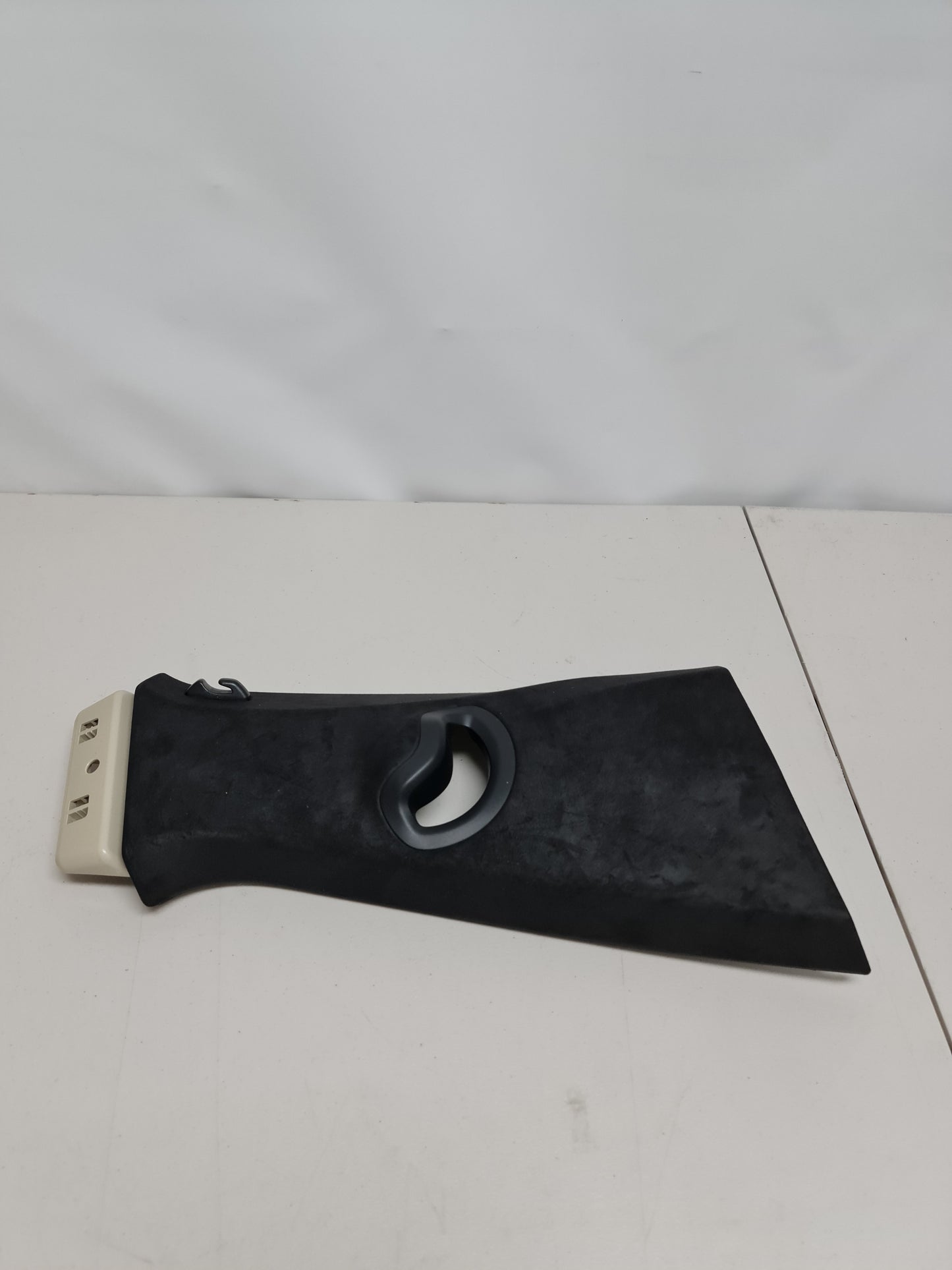 G05/G07 X5/X7 B-pillar trim panel, Alcantara, right black - MPerformance.parts
