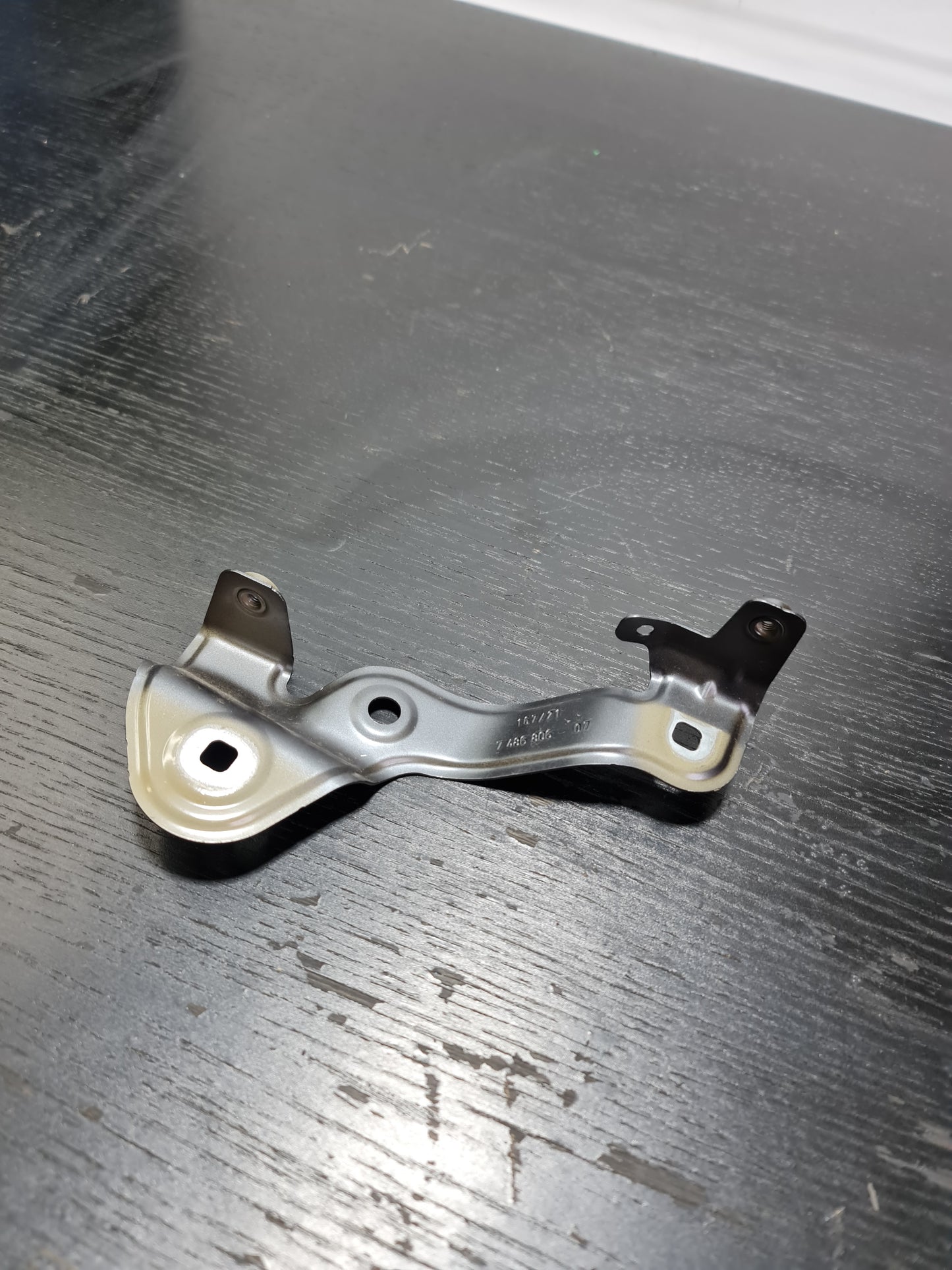 BMW 3 SERIES FRONT WING MOUNTING BRACKET RH 167/21 7486806 07 - MPerformance.parts