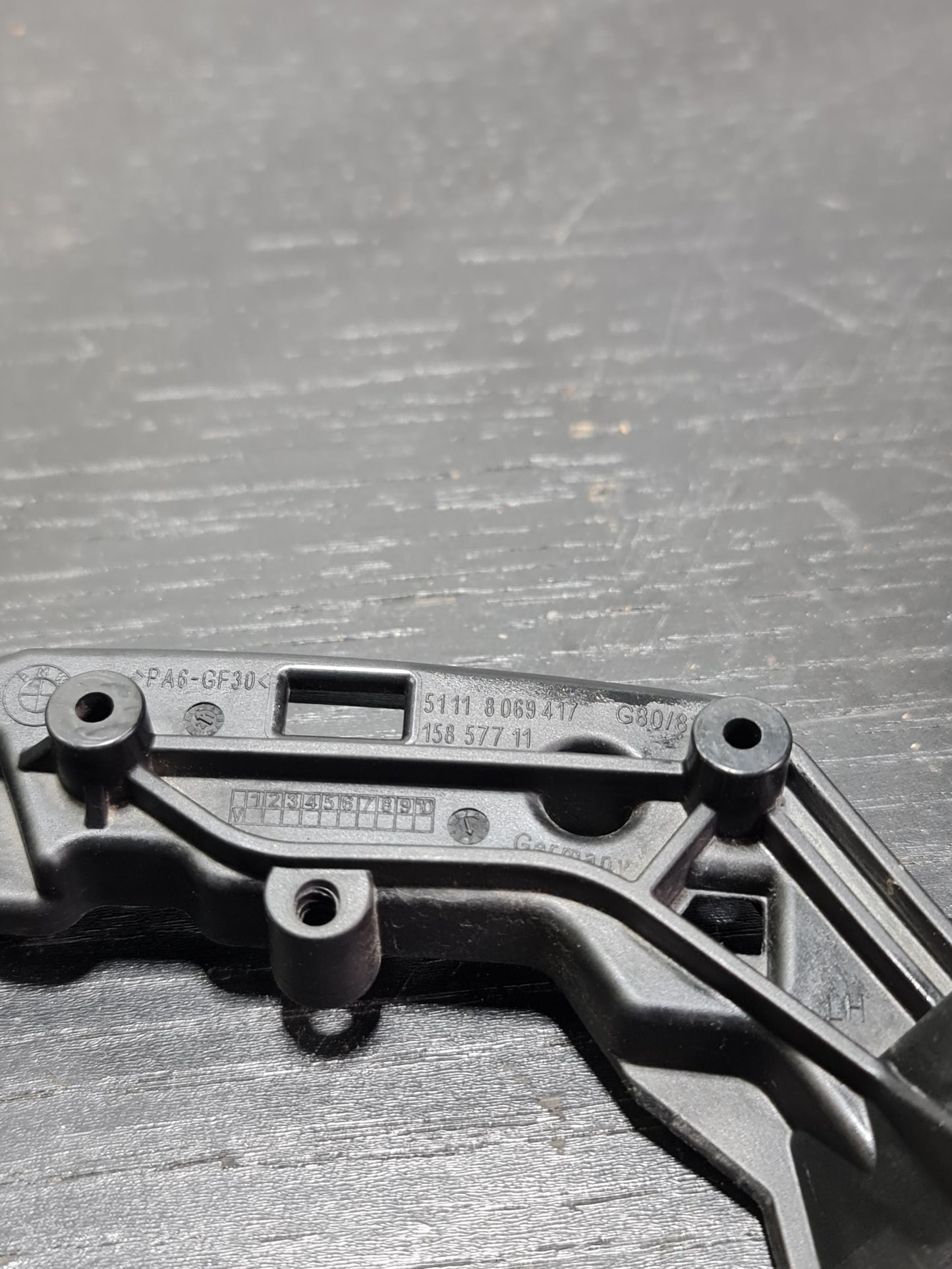 G80 FRONT LEFT BUMPER COVER INNER BRACKET 51118069417 - MPerformance.parts