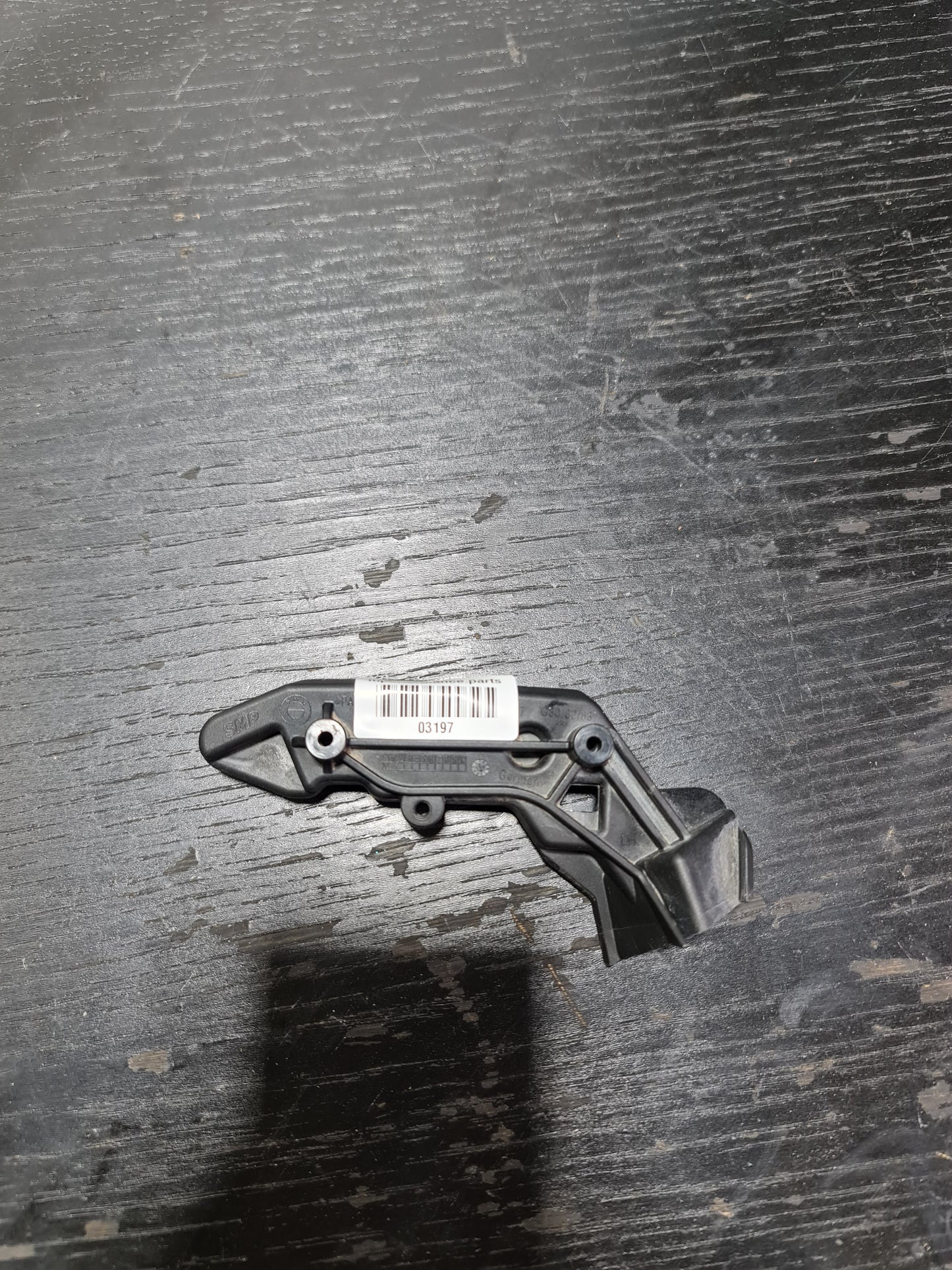 G80 FRONT LEFT BUMPER COVER INNER BRACKET 51118069417 - MPerformance.parts