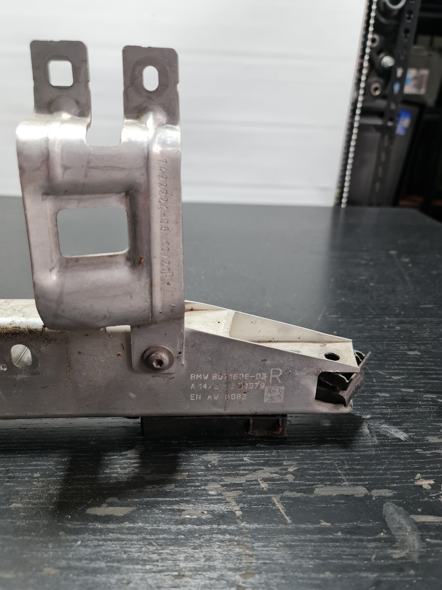 BMW 4 M G22 Front Right Bumper Support Rail Bracket 51118071606 - MPerformance.parts