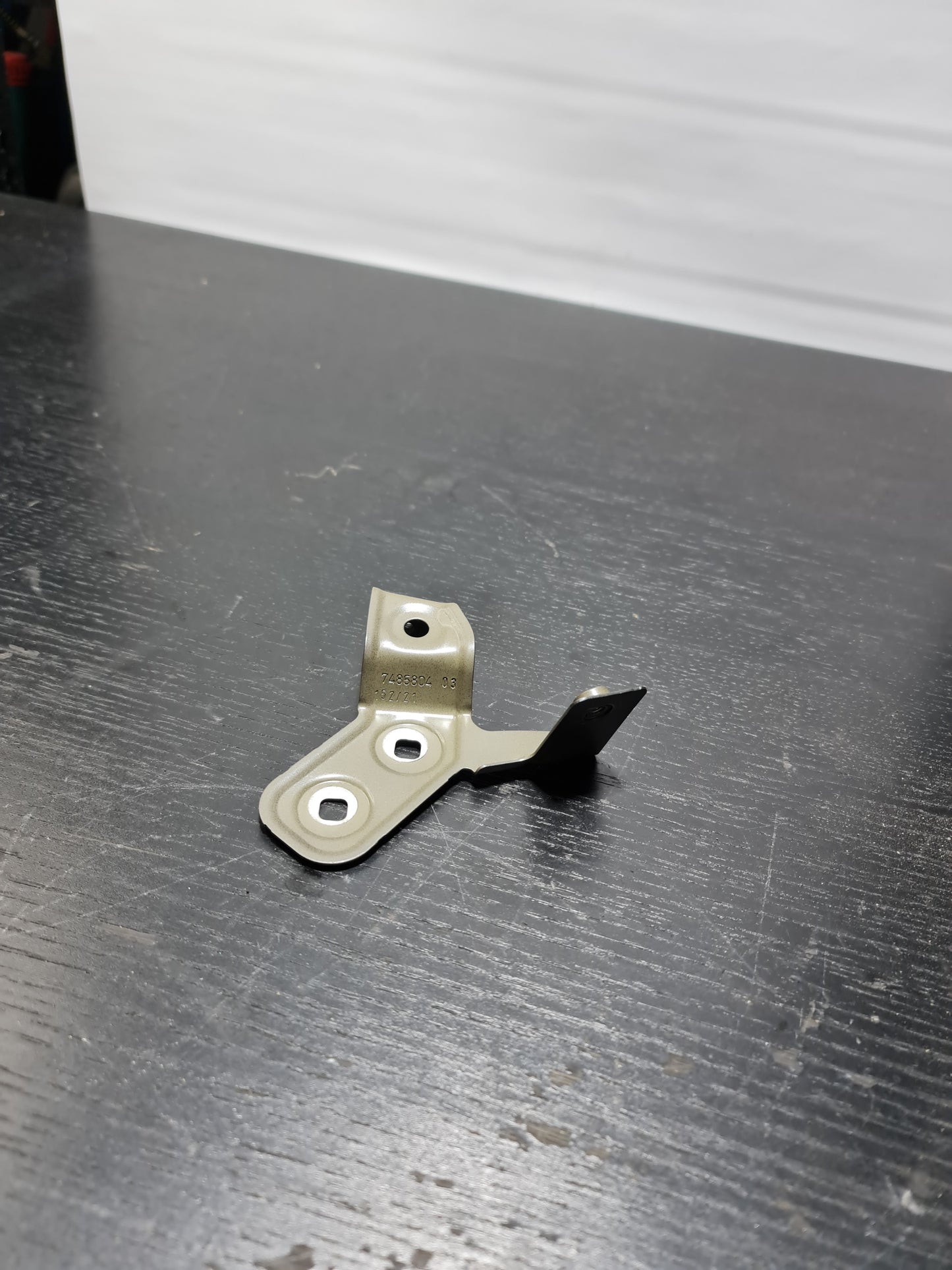 BMW 3 G80 G81 4 G22 G23 G26 G82 G83 Front Right Fender Holder 2022 7486804 OEM - MPerformance.parts