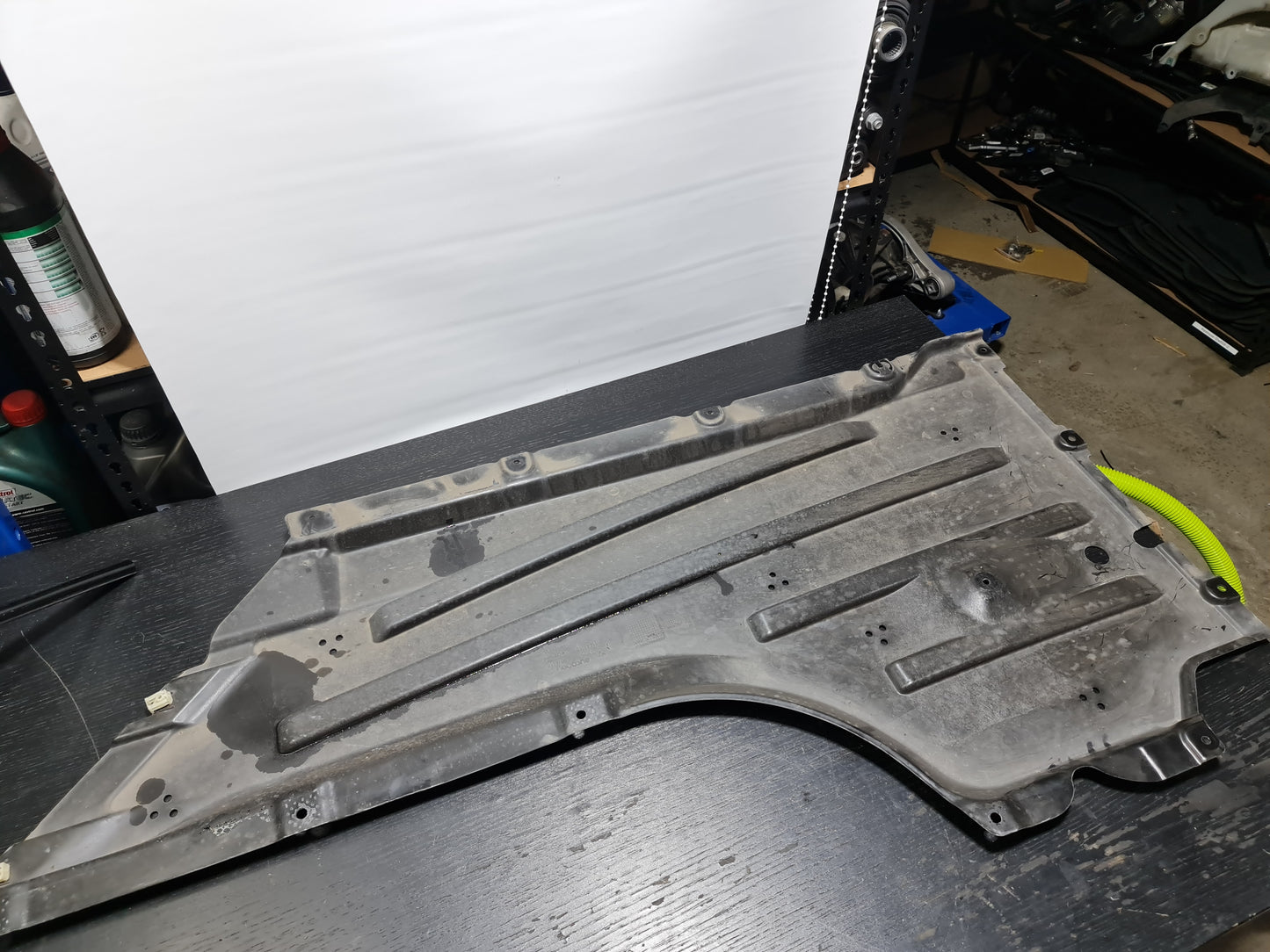 BMW M3 M4 G80 G82 G83 Lower Right Side Splash Guard Shield 2021 2022 2023 Oem 51758074618 - MPerformance.parts