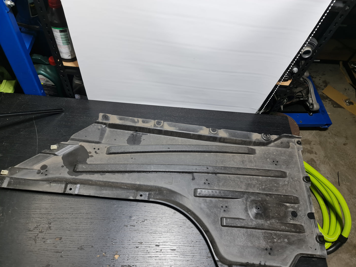 BMW M3 M4 G80 G82 G83 Lower Right Side Splash Guard Shield 2021 2022 2023 Oem 51758074618 - MPerformance.parts