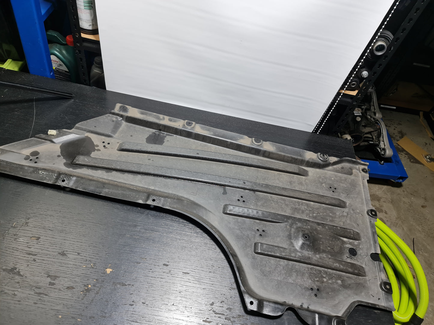 BMW M3 M4 G80 G82 G83 Lower Right Side Splash Guard Shield 2021 2022 2023 Oem 51758074618 - MPerformance.parts