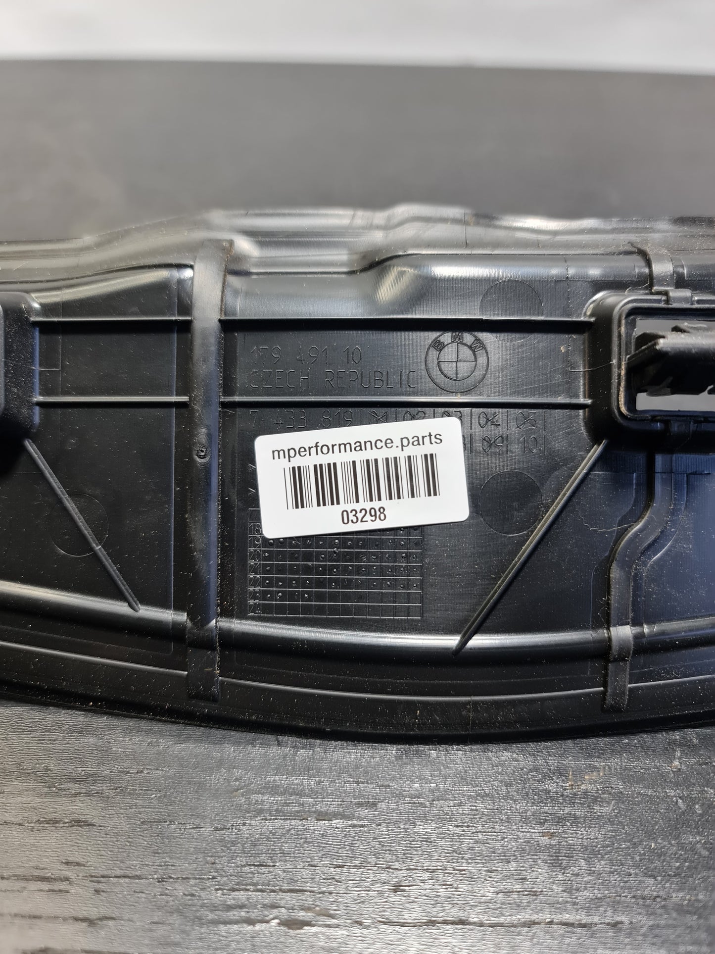 BMW 3 G20 Left Side Frame Seal 51487433819 7433819 - MPerformance.parts