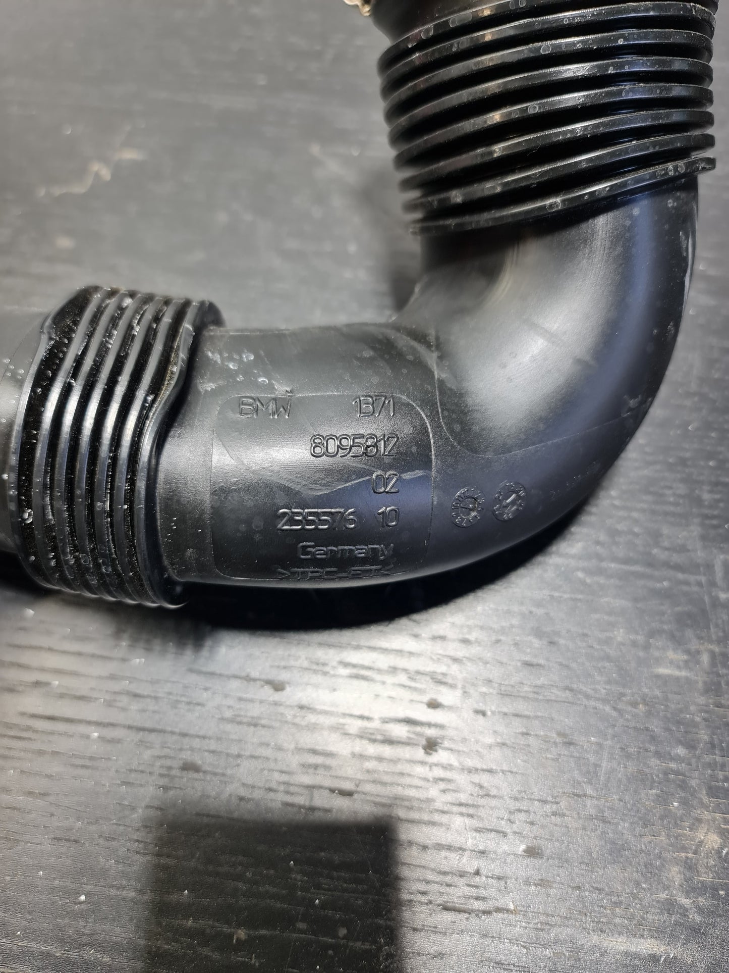 2021-2024 BMW M3 G80 Front Right Air Intake Filter Duct Pipe 3.0L 1473 OEM 13718095812 - MPerformance.parts