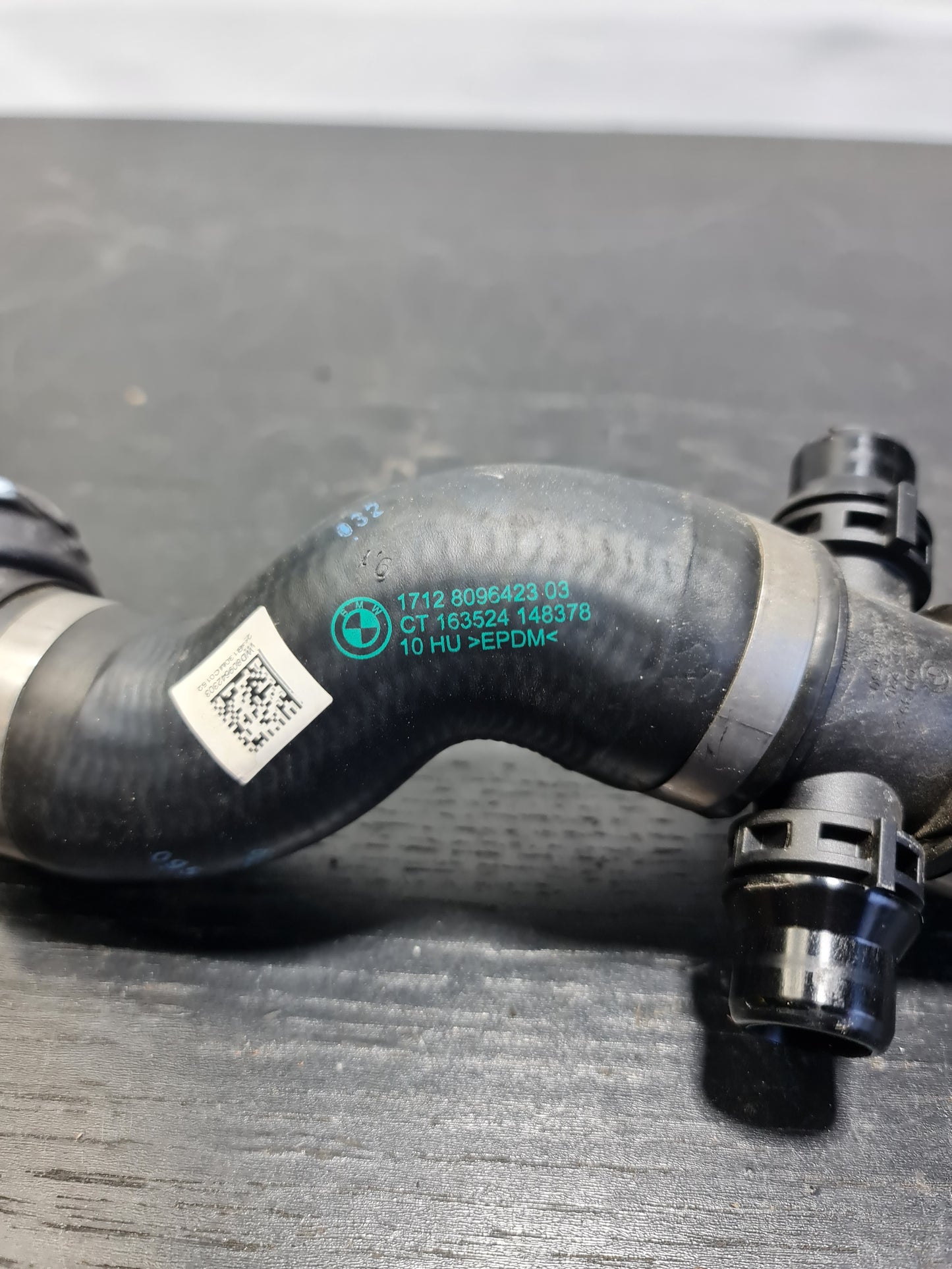 BMW M4 COUPE G82 RIGHT WATER COOLANT RADIATOR HOSE 17128096423 - MPerformance.parts
