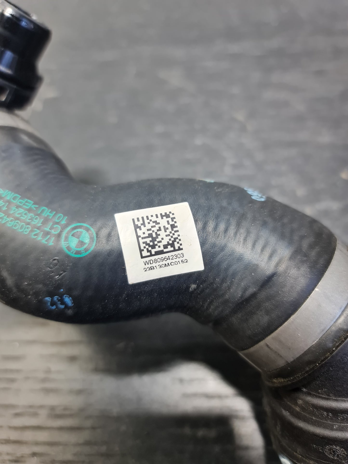 BMW M4 COUPE G82 RIGHT WATER COOLANT RADIATOR HOSE 17128096423 - MPerformance.parts