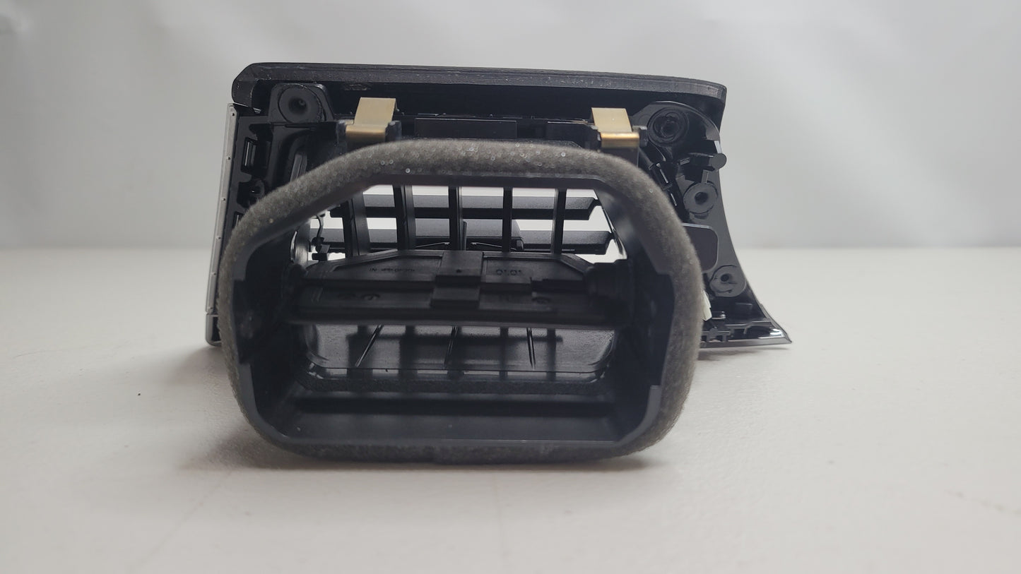 BMW F80 M3 - SERIES DRIVER SIDE FRONT AIR VENT 9231995-09 - MPerformance.parts