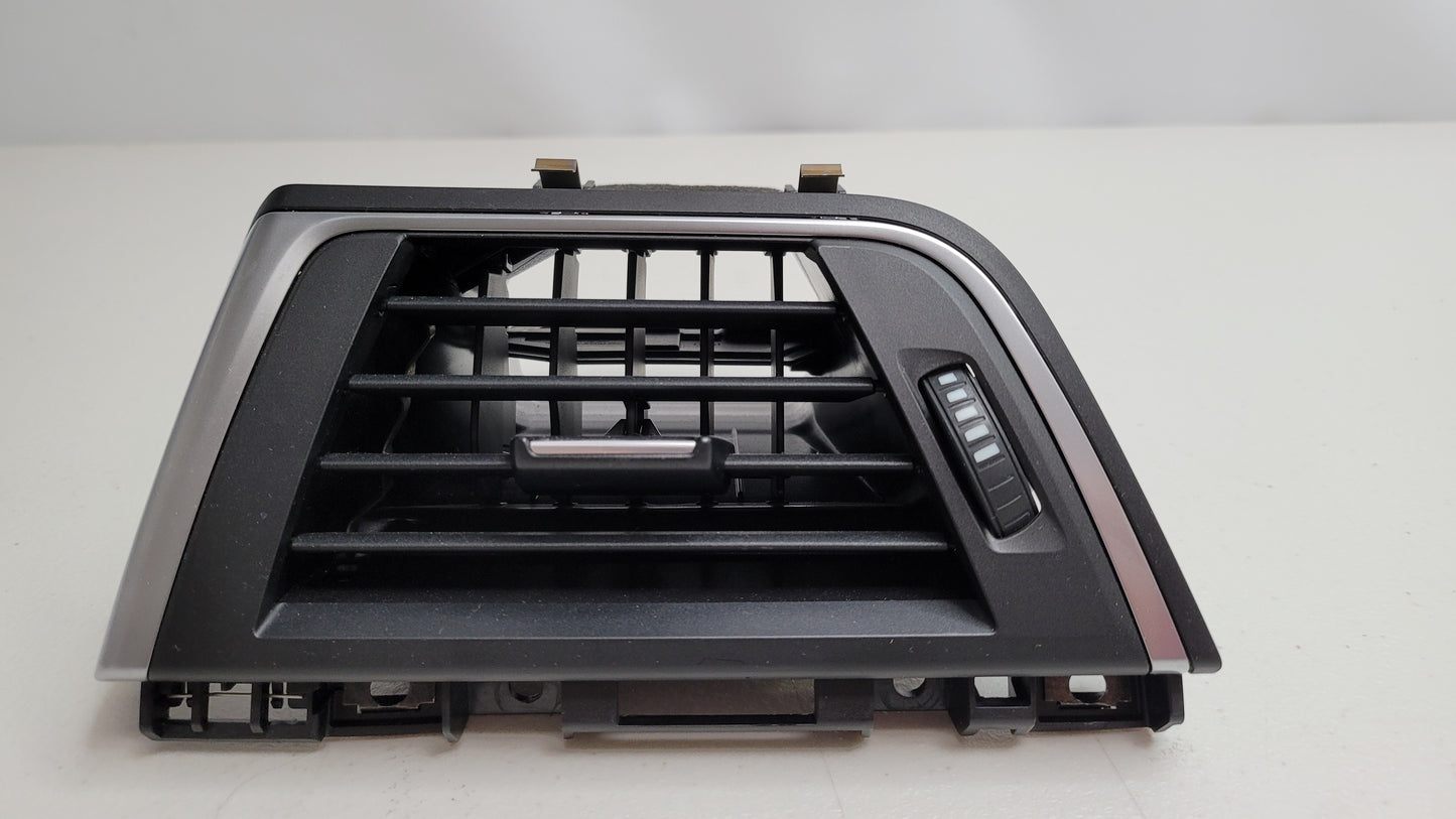 BMW M3 F80 Passengers Left Dashboard Vent - 9346226-01 - MPerformance.parts