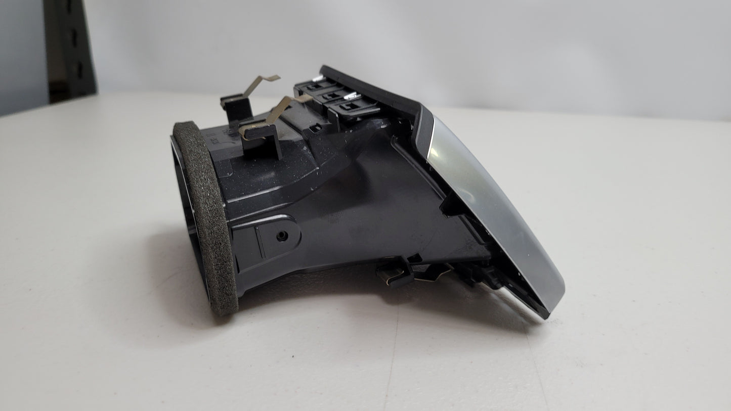 BMW M3 F80 Passengers Left Dashboard Vent - 9346226-01 - MPerformance.parts