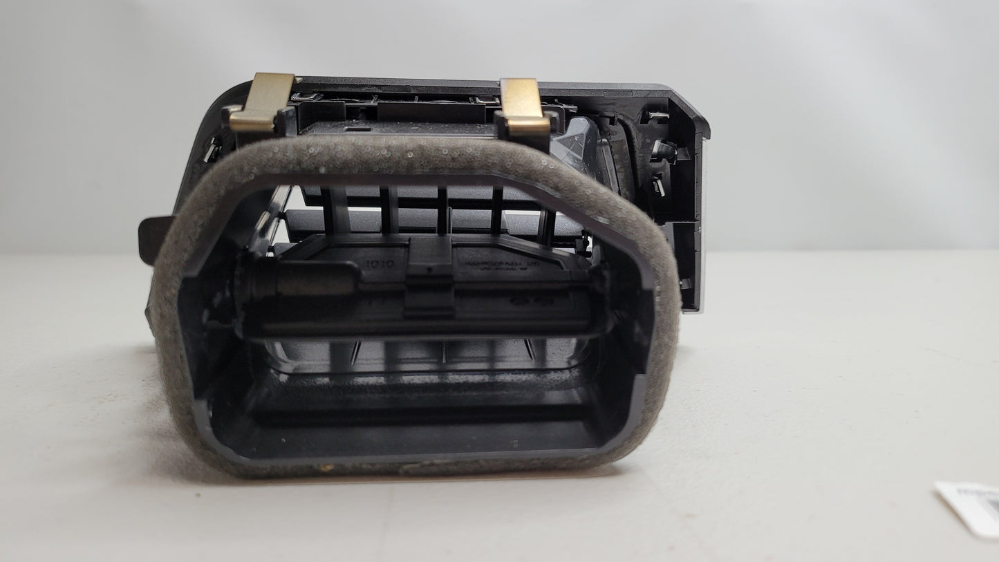 BMW M3 F80 Passengers Left Dashboard Vent - 9346226-01 - MPerformance.parts