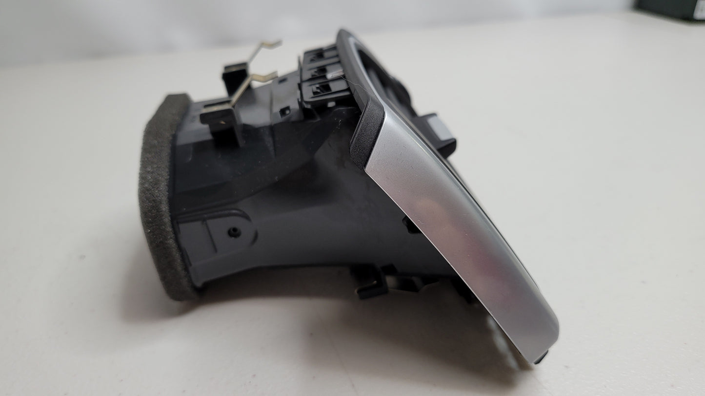 BMW M3 F80 Passengers Left Dashboard Vent - 9346226-01 - MPerformance.parts