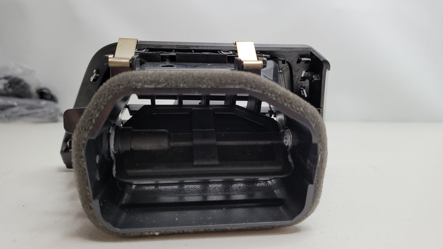 BMW M3 F80 Passengers Left Dashboard Vent - 9346226-01 - MPerformance.parts