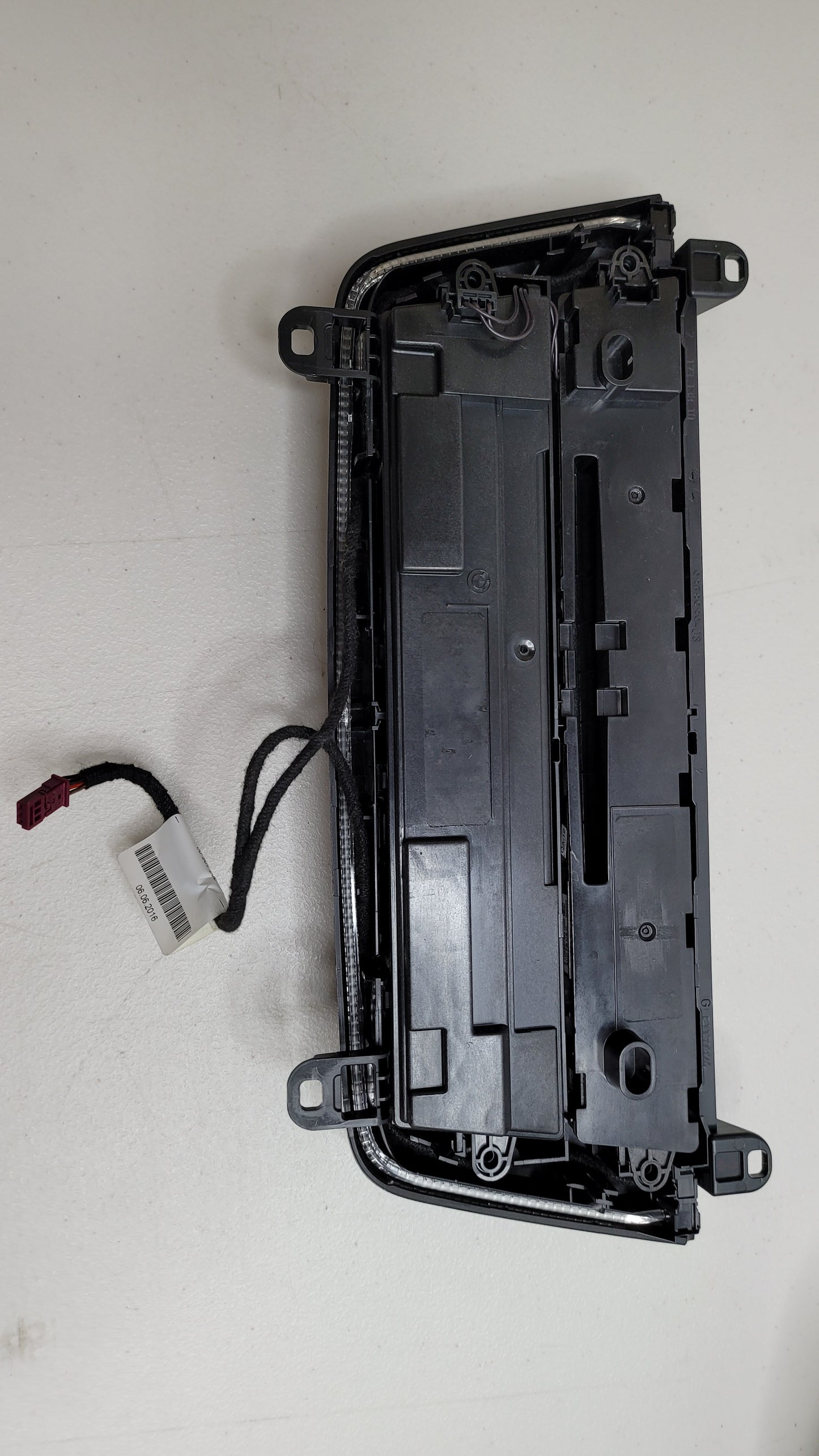 BMW 330E AM-FM Radio CD Player OEM 63319354148 DH0045 - MPerformance.parts
