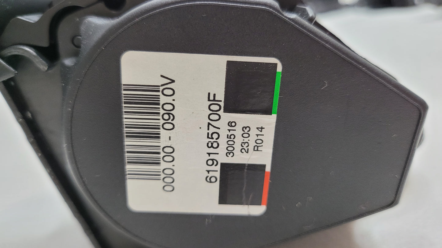 M3 Seatbelt Rear Centre F80 619185700F - MPerformance.parts