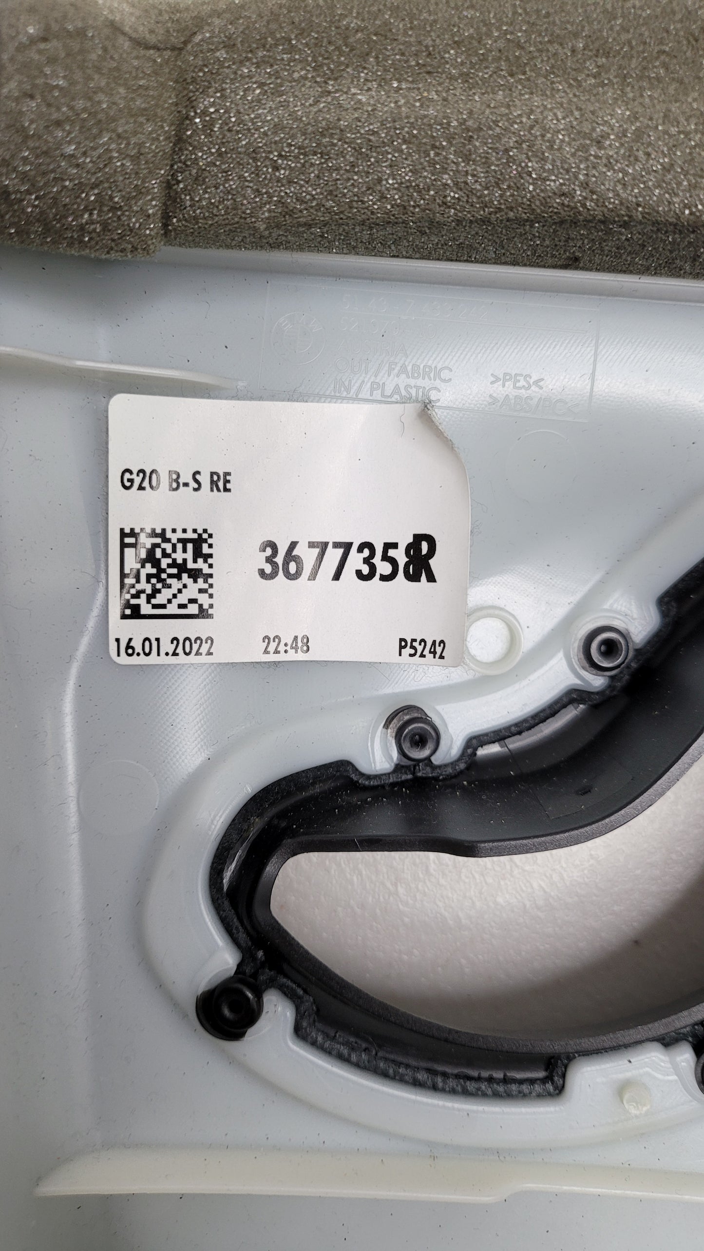 G80 M3 right side B pillar trim - 521070 - MPerformance.parts