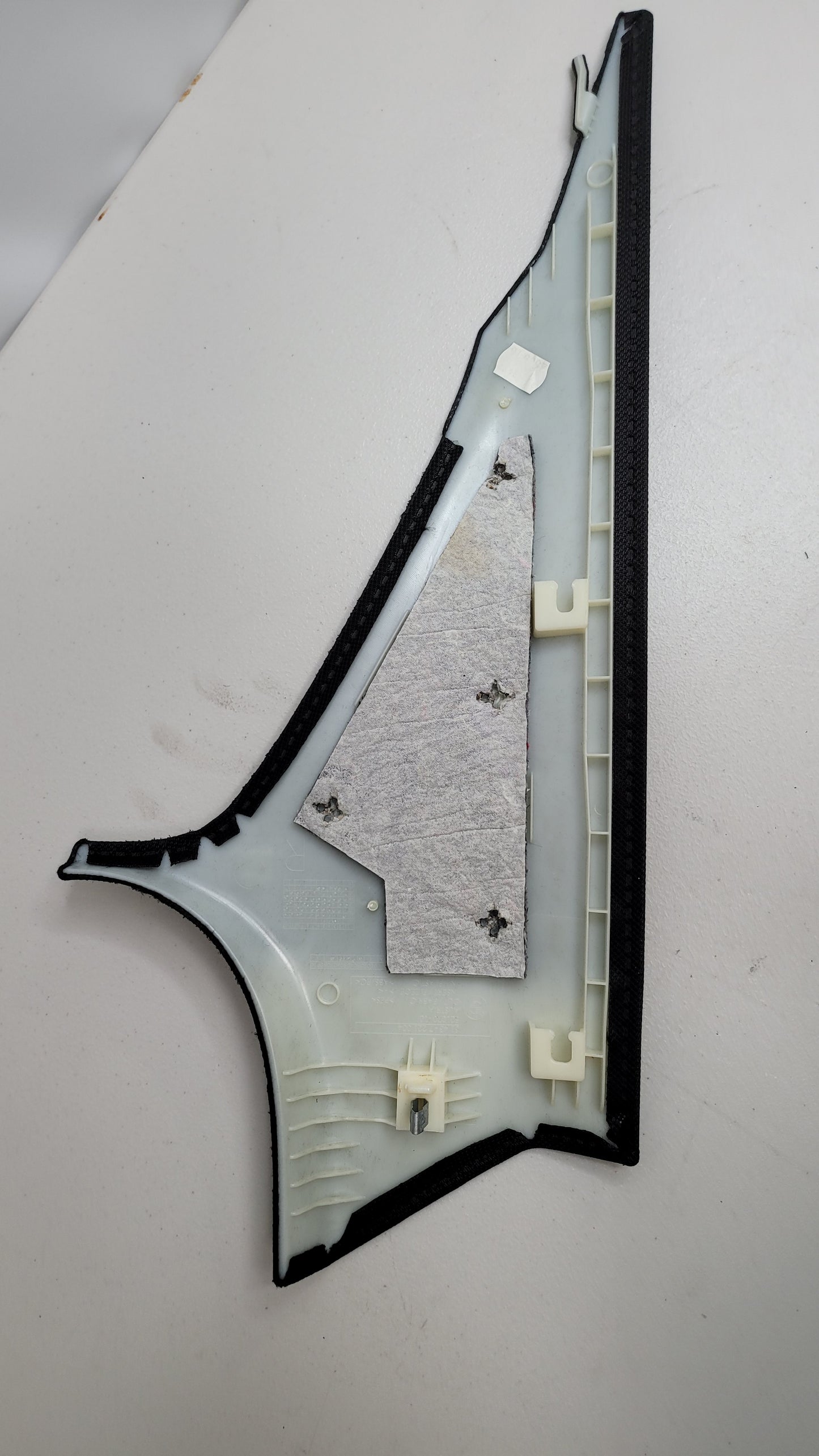 2012 BMW 3 F30 320 d Right Side Pillar Trim 51437221004 7221004 2.0 135kw 7221004 - MPerformance.parts