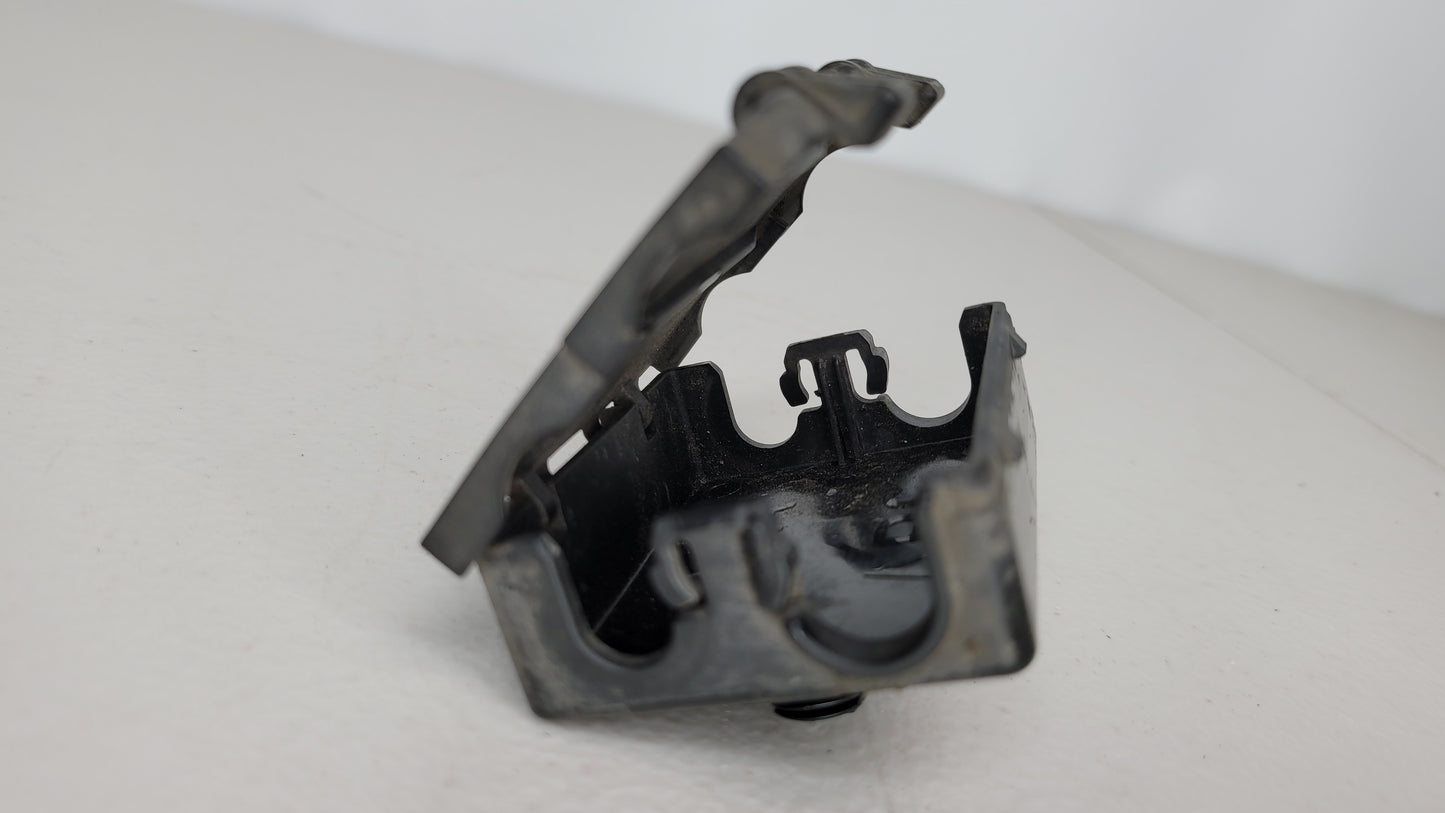BMW 1 2 3 4 Series F20 F21 F22 F30 F31 F32 Plug-in Connection Bracket 9252800 - MPerformance.parts