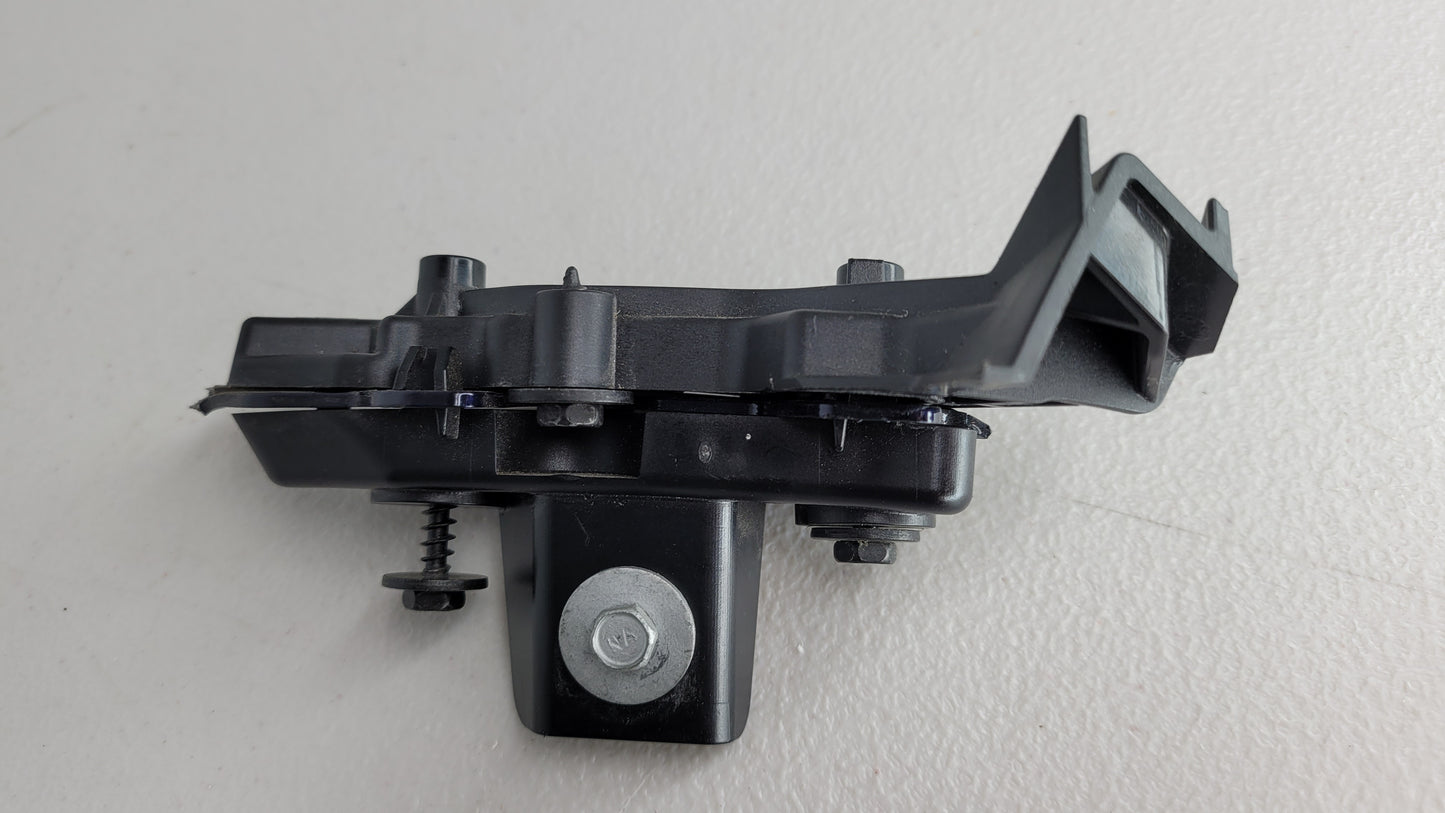 Fits For M3 M4 2021 2022 2023 2024 Front Left Bumper Lower Mount Bracket Guide 51317449652 - MPerformance.parts