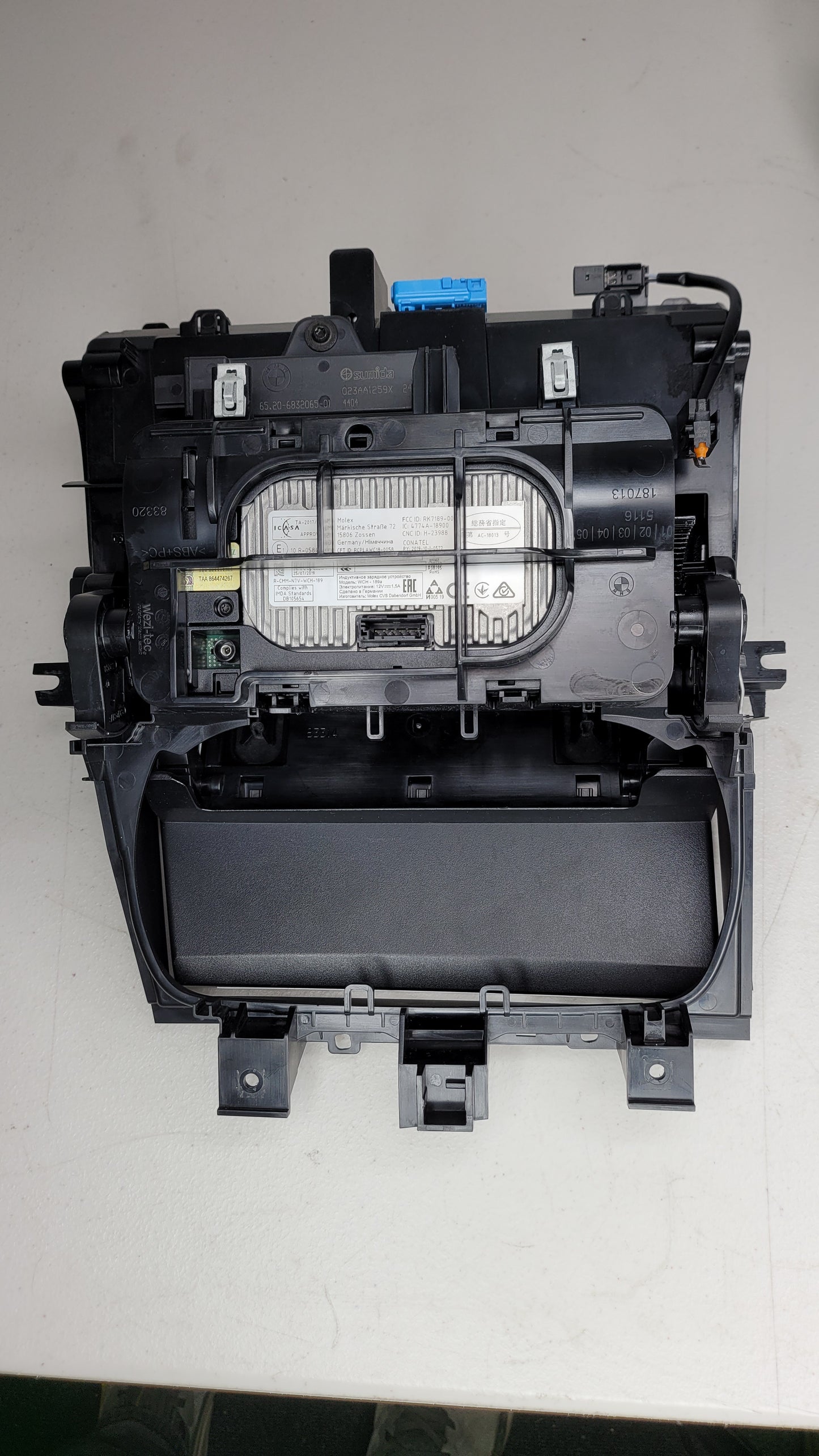 BMW 3 Series G20 G21 4 Series G22 G23 M3 Storage compartment center console front WCA/NFC 6806797 - MPerformance.parts
