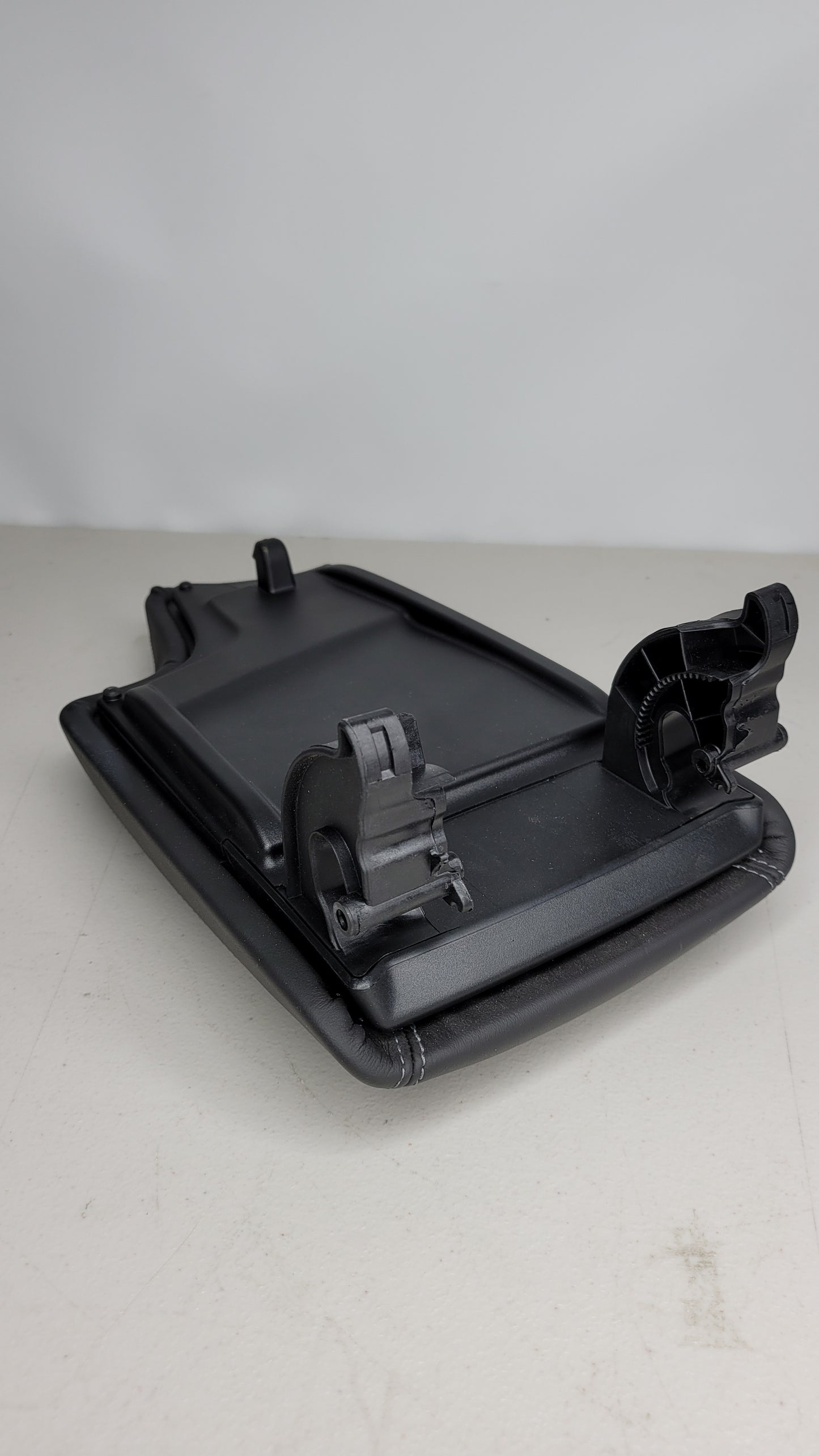 CENTER CONSOLE ARMREST MERINO LEATHER BLACK BMW F80 F82 M3 M4 105028221 - MPerformance.parts