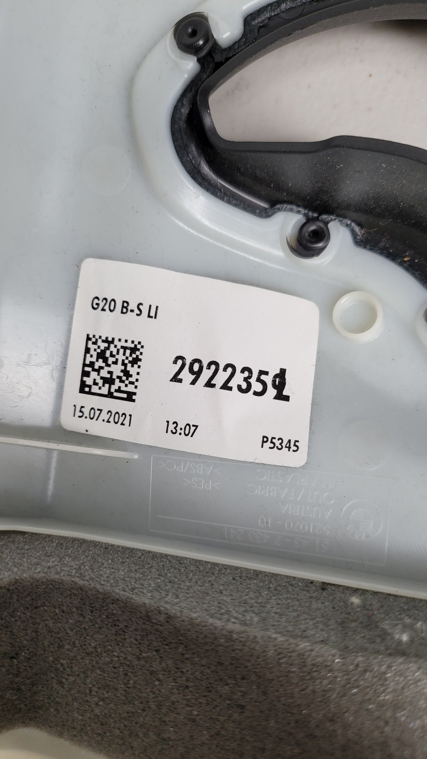 PASSENGER LEFT SIDE B PILLAR UPPER TRIM BMW 3 SERIES G80 7433241 51437433241 - MPerformance.parts