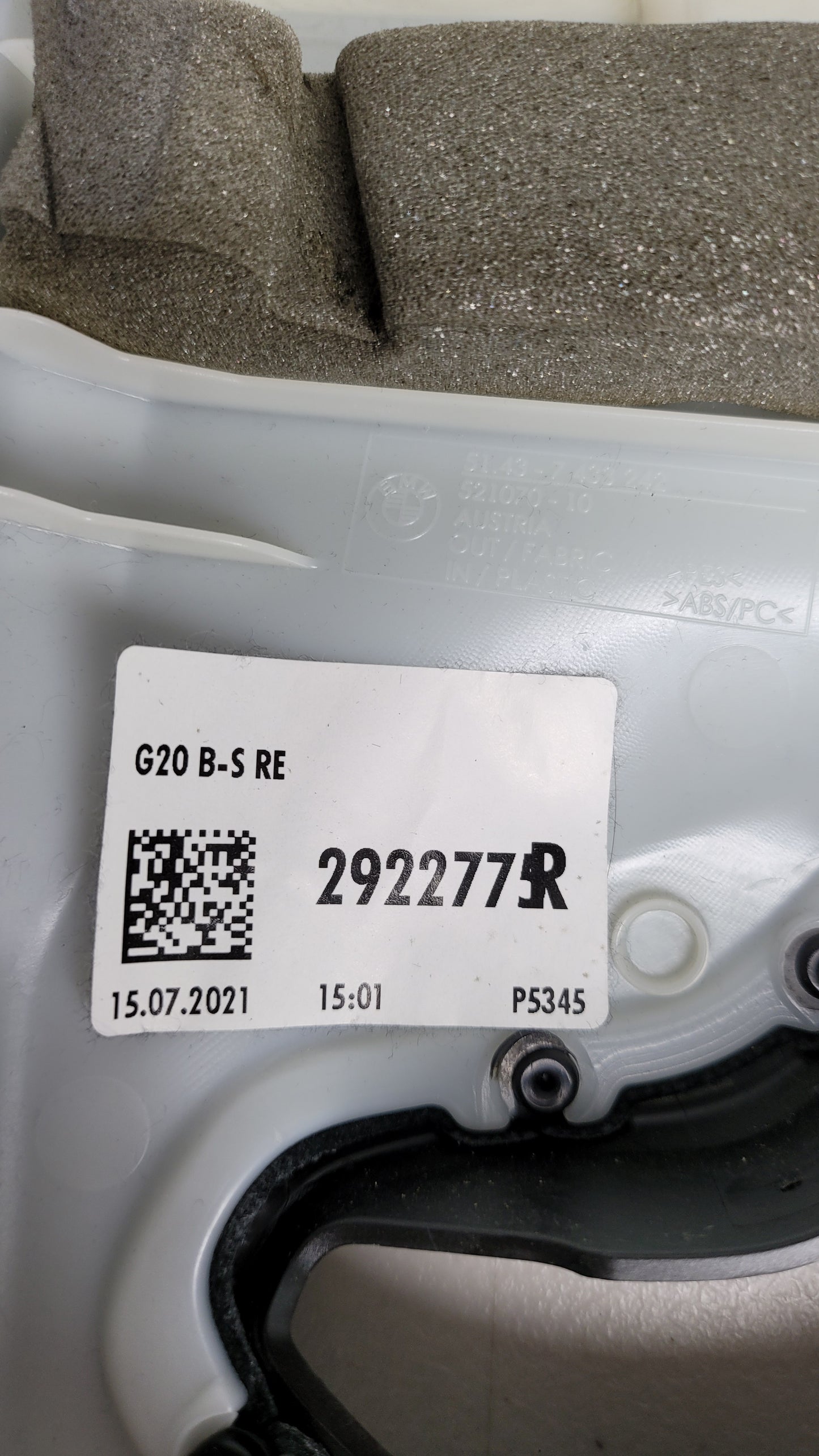 G80 M3 right side B pillar trim - 521070 - MPerformance.parts