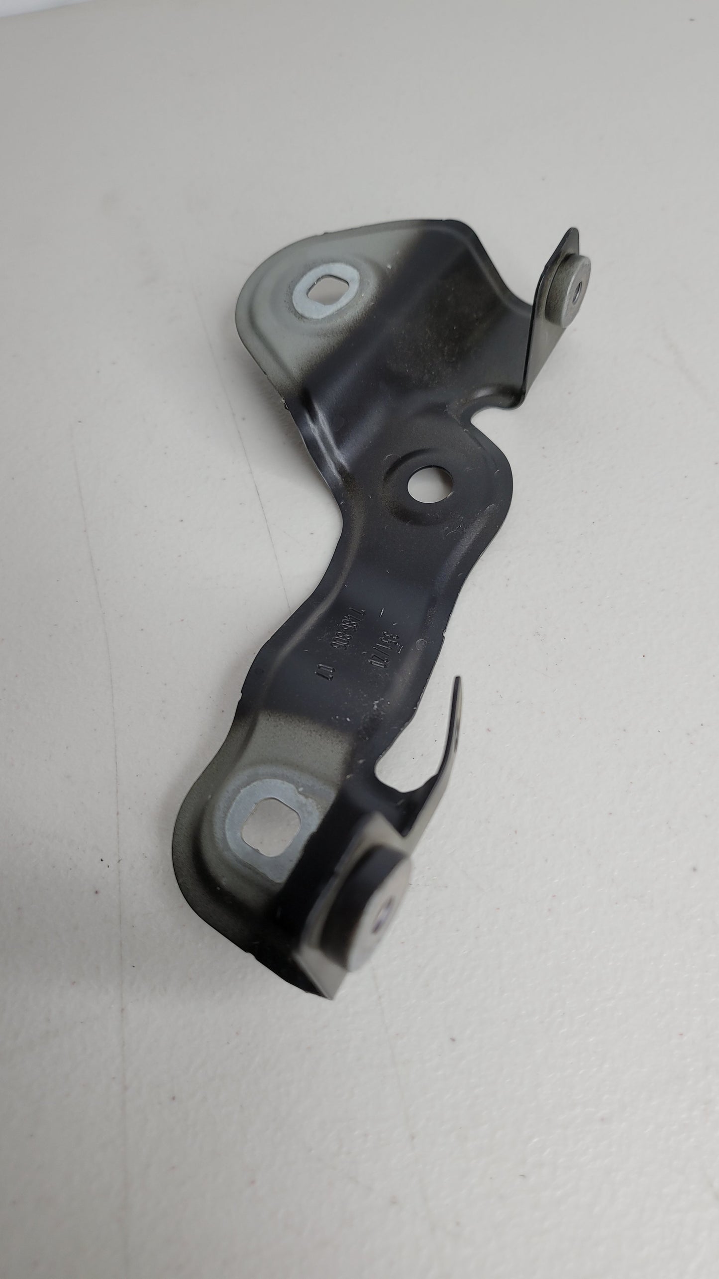BMW 3 SERIES FRONT WING MOUNTING BRACKET RH 167/21 7486806 07 - MPerformance.parts