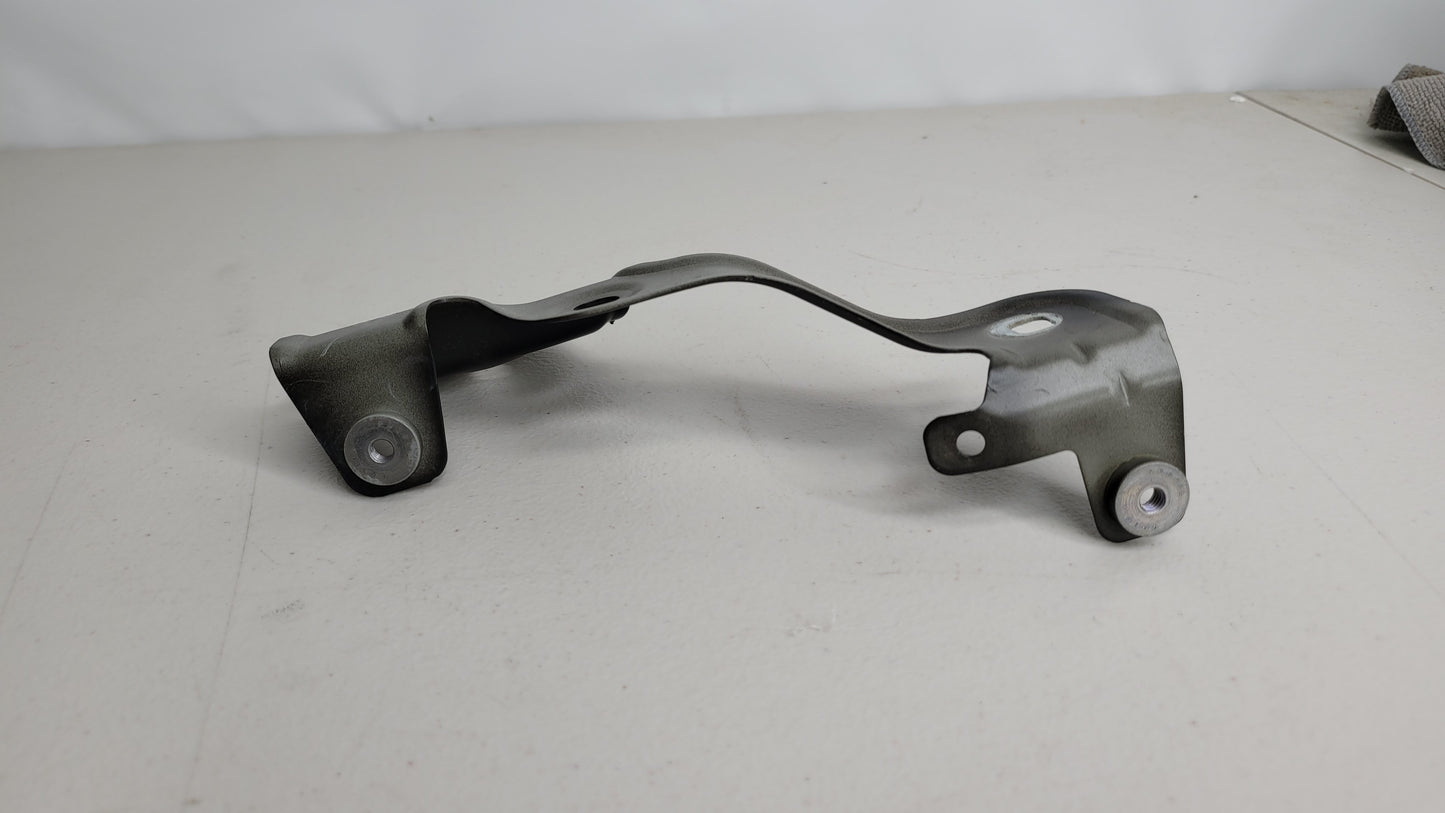 BMW 3 SERIES FRONT WING MOUNTING BRACKET RH 167/21 7486806 07 - MPerformance.parts