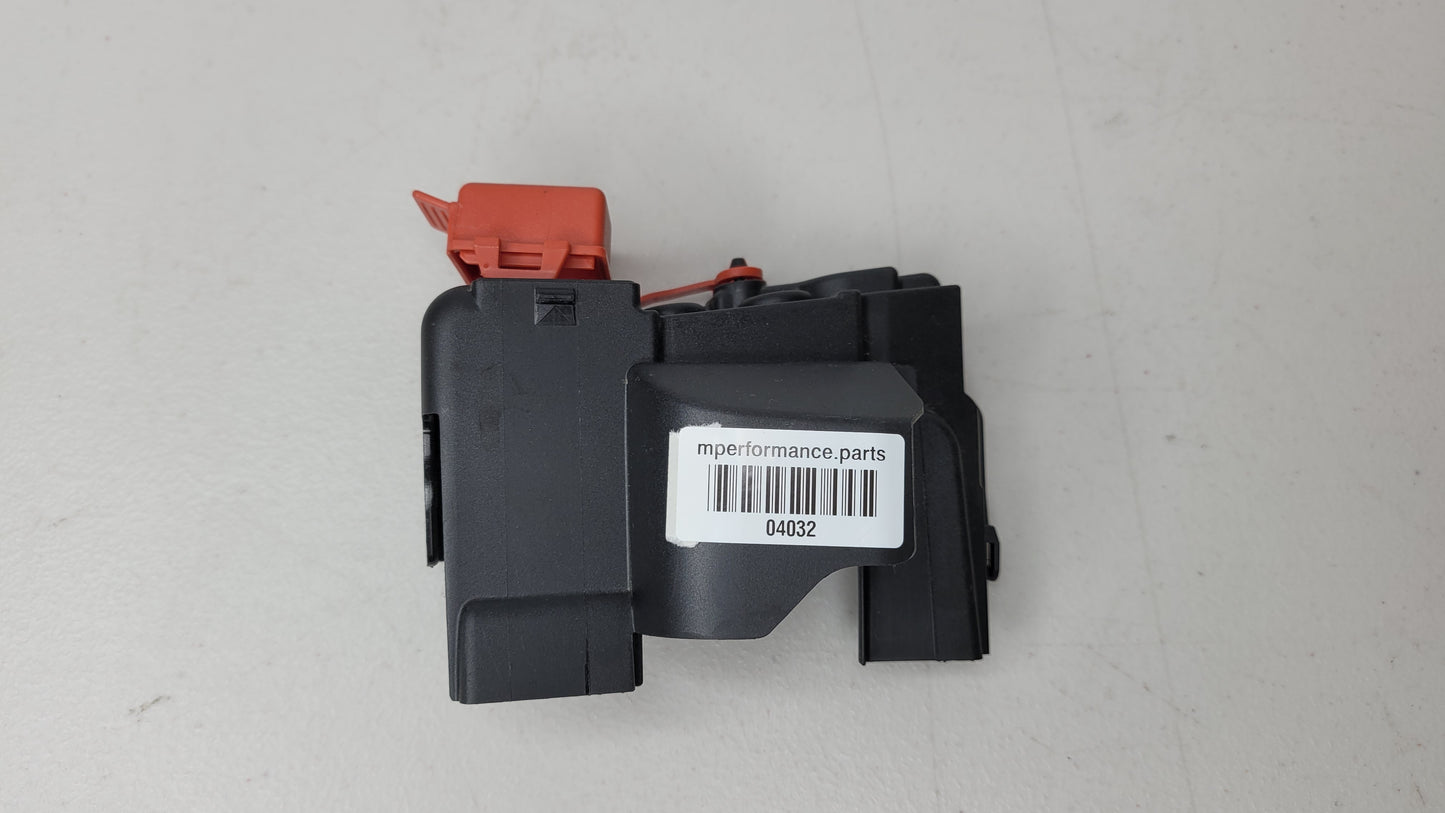 FUSE RELAY BATTERY JUNCTION BOX UPPER COVER OEM 8793045 BMW M3 G80 - MPerformance.parts