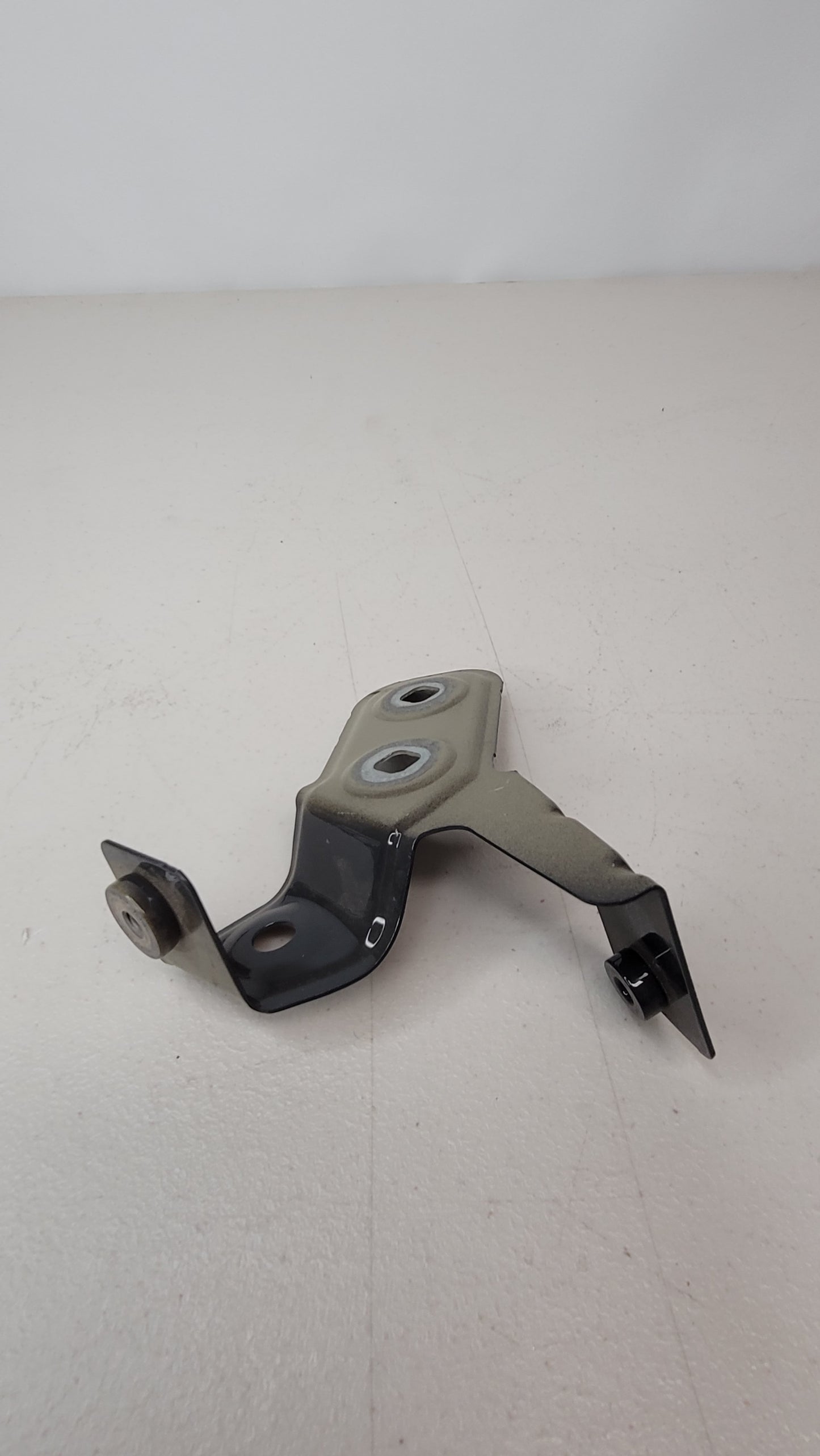 BMW 3 G80 G81 4 G22 G23 G26 G82 G83 Front Right Fender Holder 2022 7486804 - MPerformance.parts