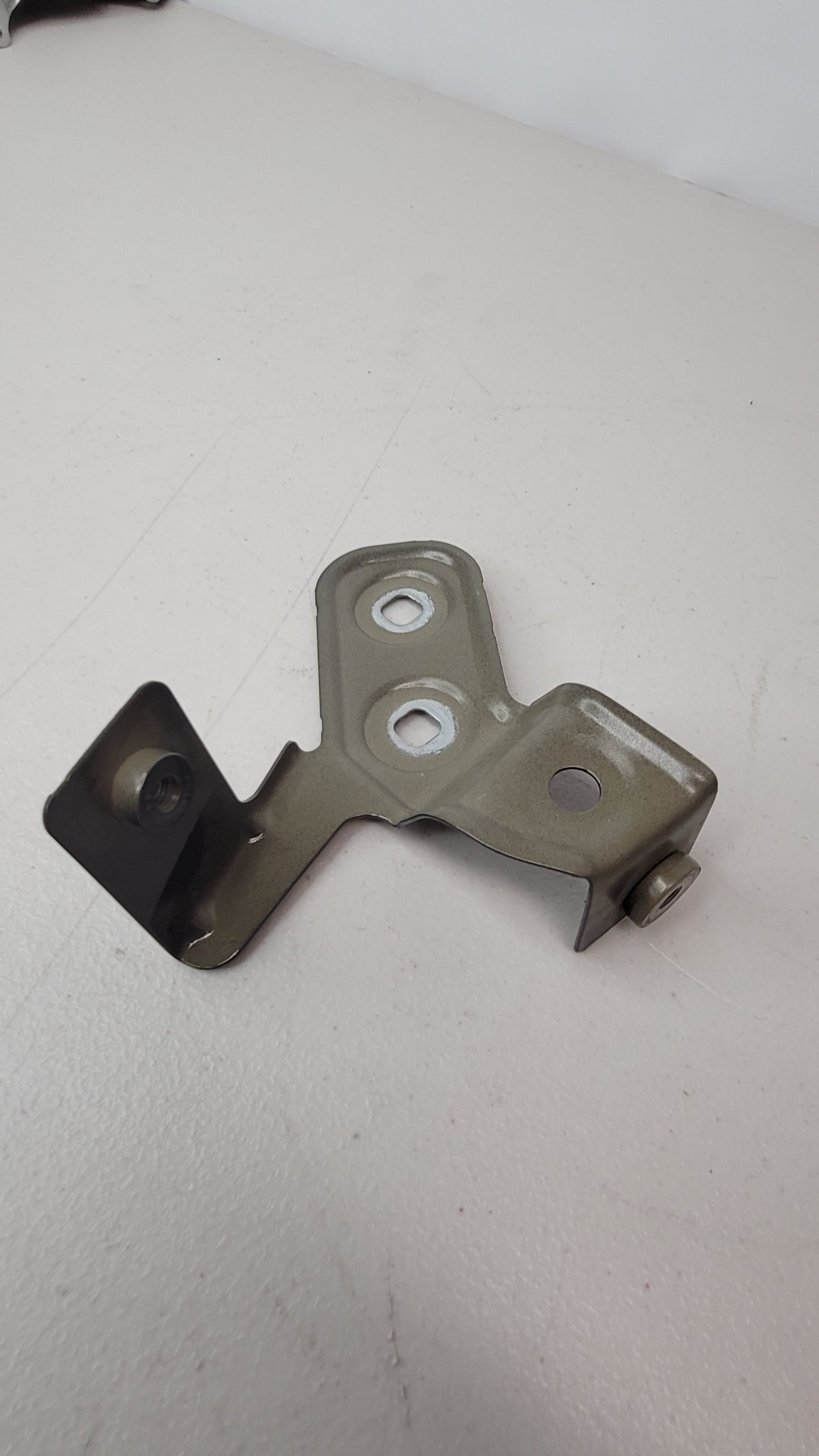 BMW 3 G80 G81 4 G22 G23 G26 G82 G83 Front Right Fender Holder 2022 7486804 - MPerformance.parts