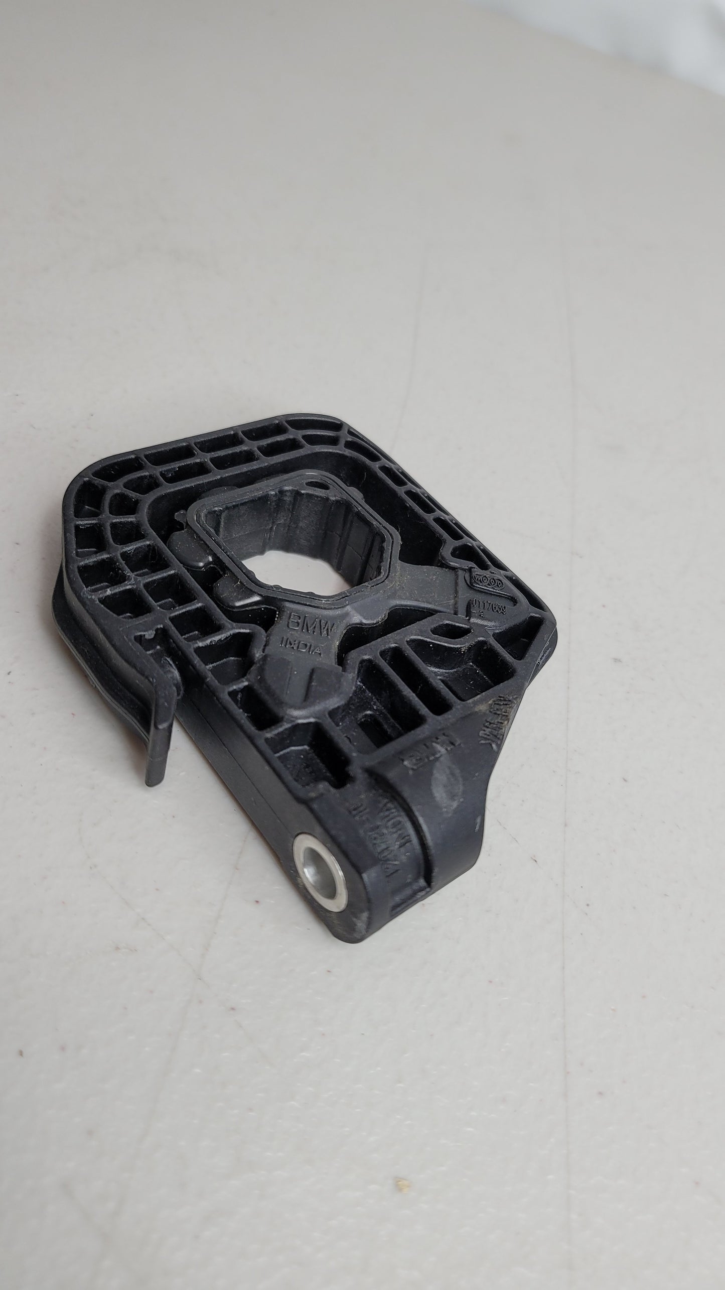 BMW G80 G82 G83 M3 G20 G21 G29 Petrol Radiator Pack Bracket Mount Left 9895623 - MPerformance.parts