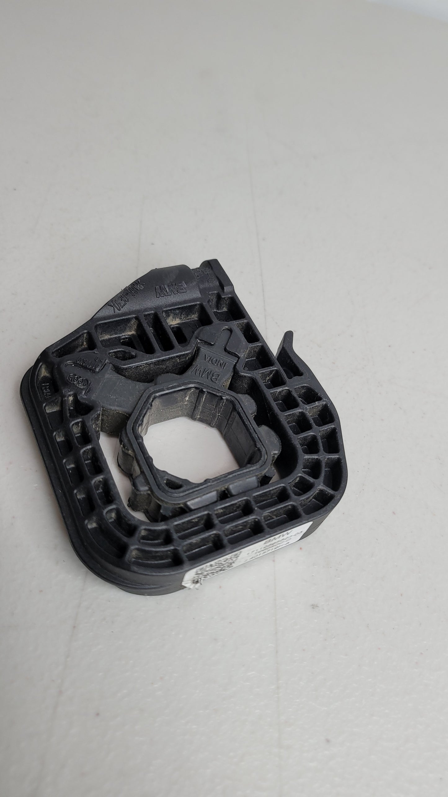 BMW G80 G82 G83 M3 G20 G21 G29 Petrol Radiator Pack Bracket Mount Left 9895623 - MPerformance.parts